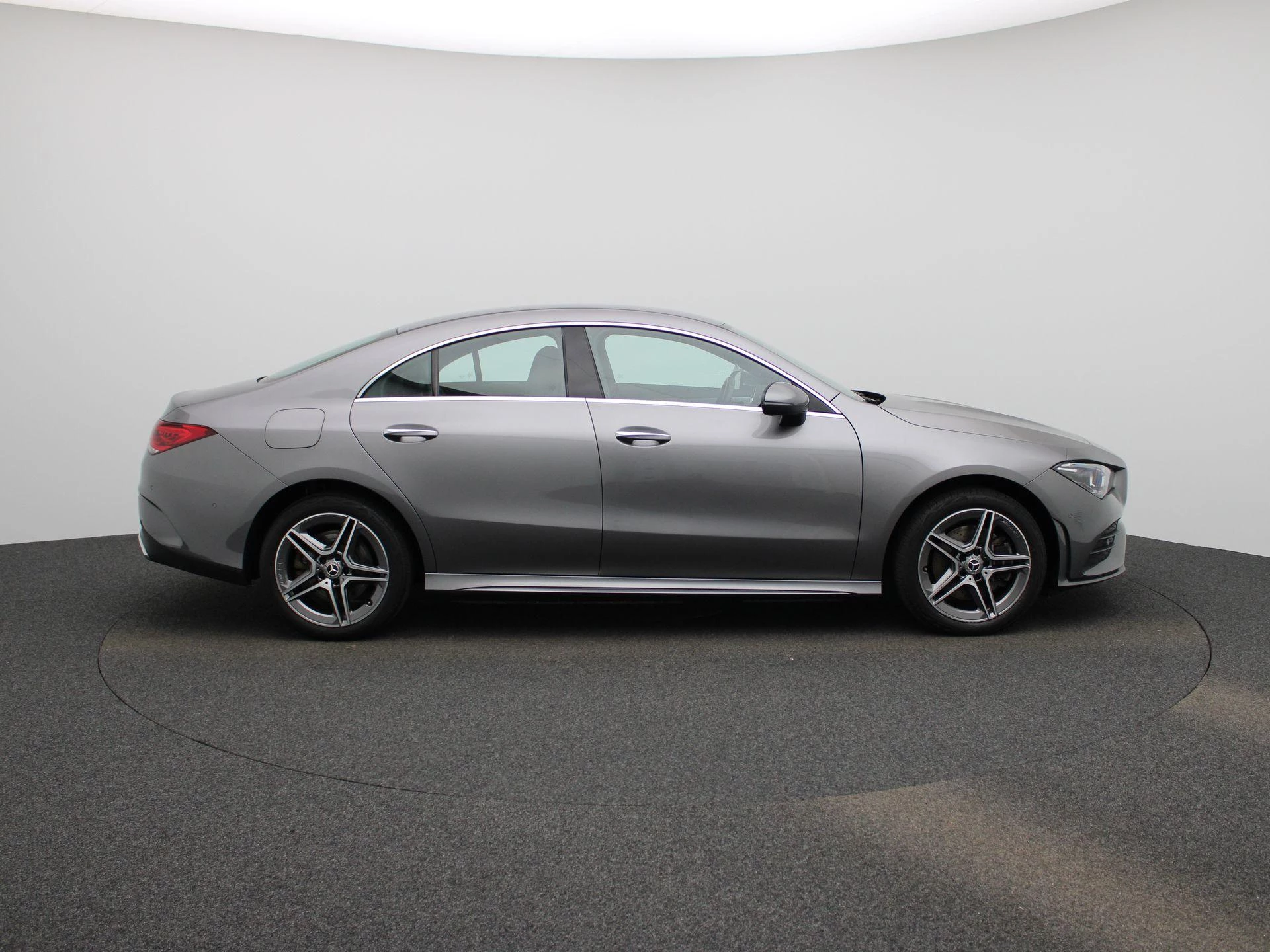 Mercedes-Benz-CLA-image-7