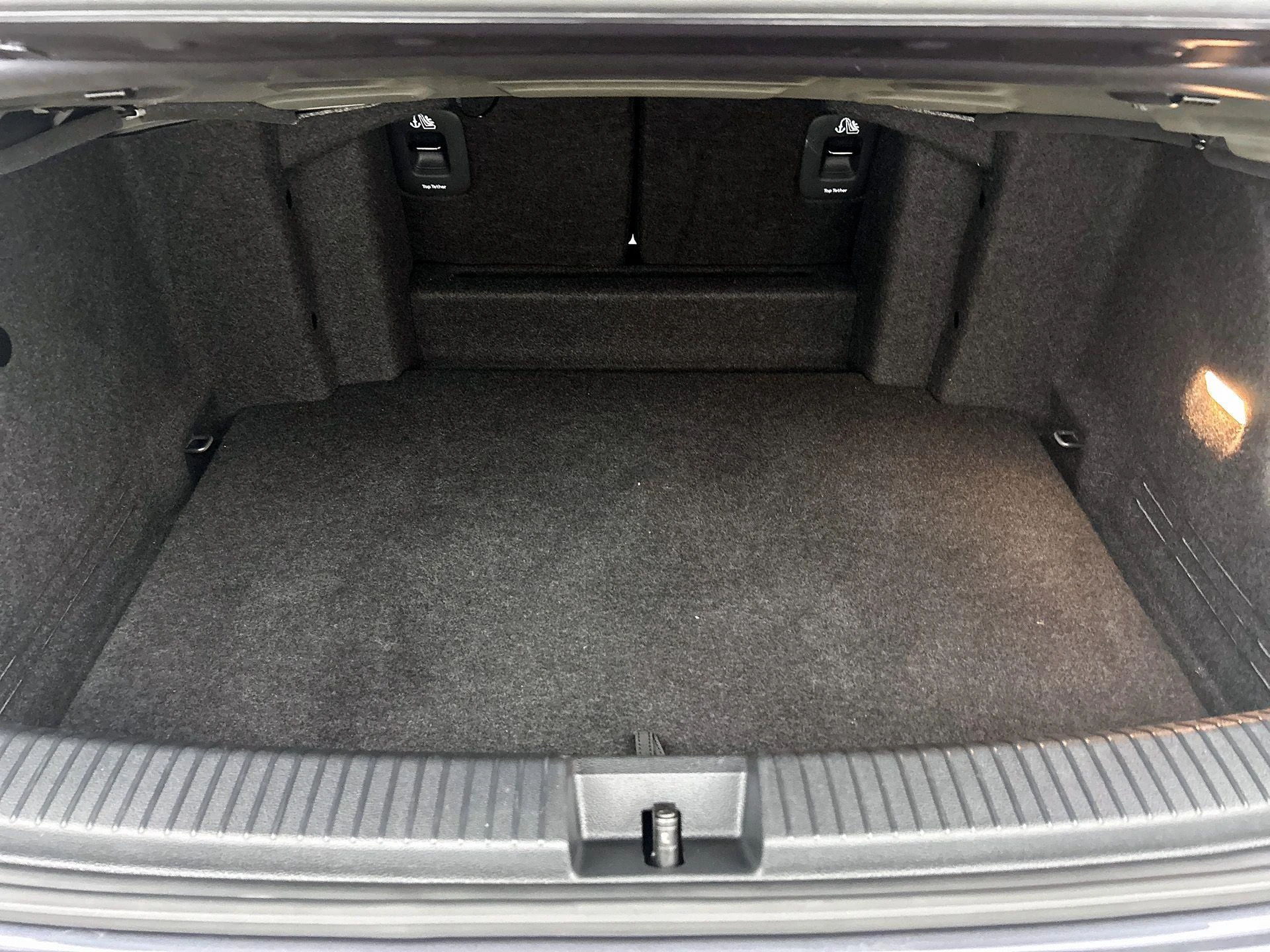 Volkswagen-T-Roc-image-27