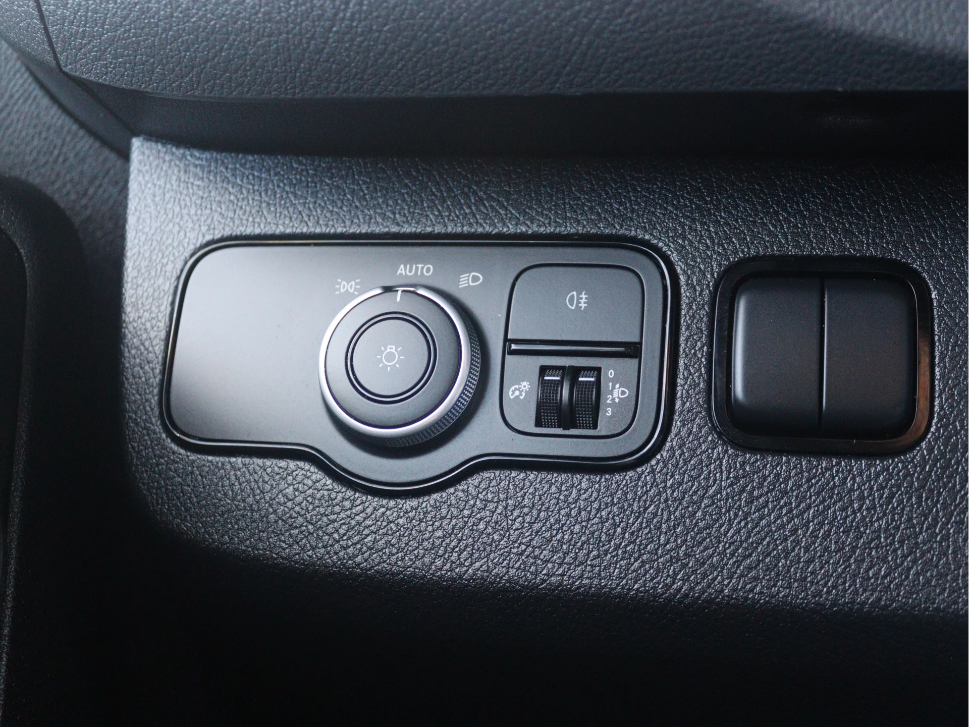 Mercedes-Benz-Sprinter-image-12