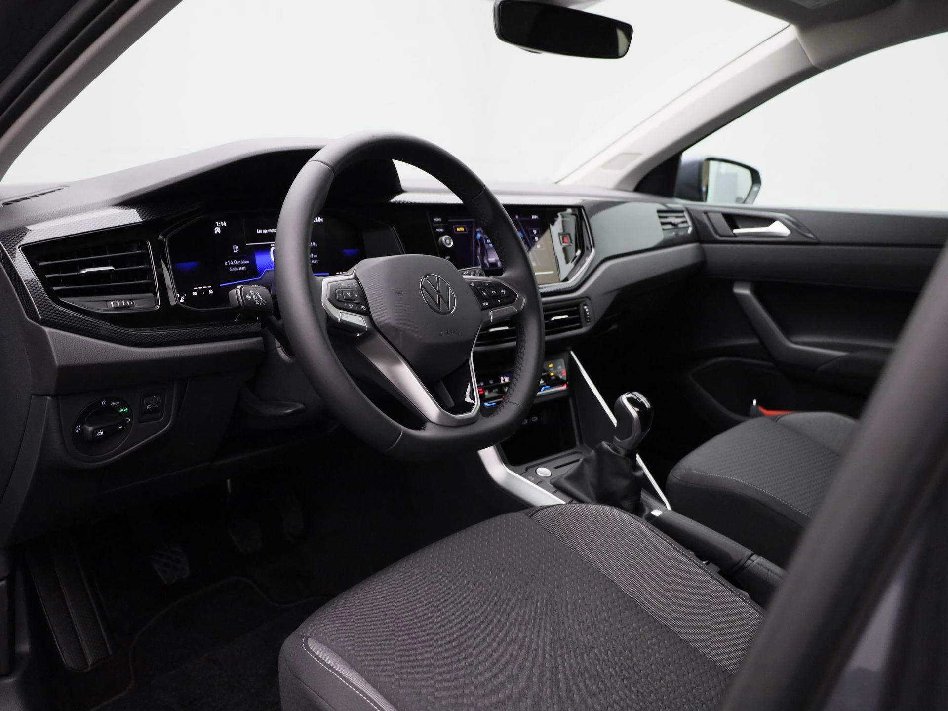 Volkswagen-Polo-image-30