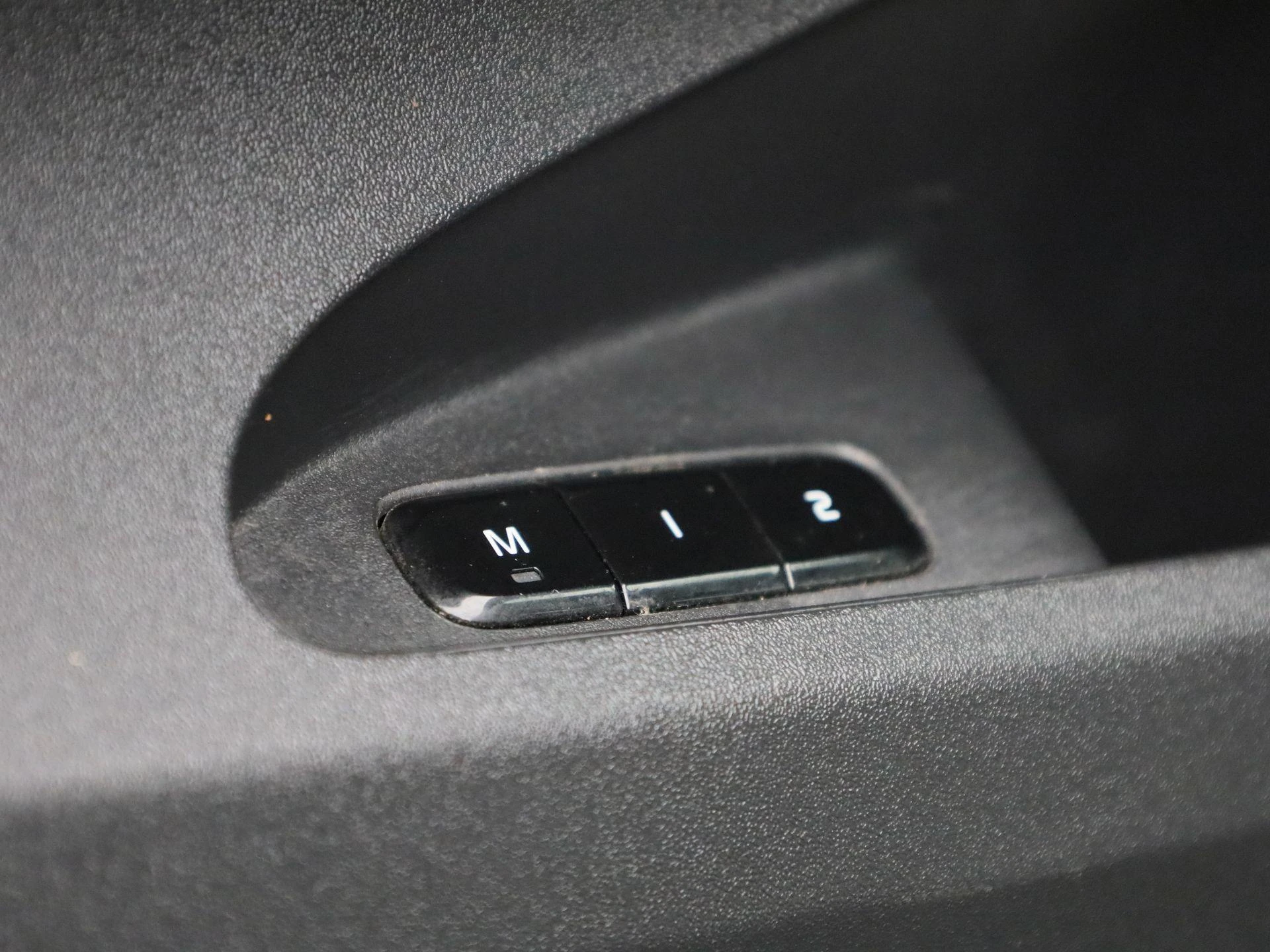 Polestar-2-image-33