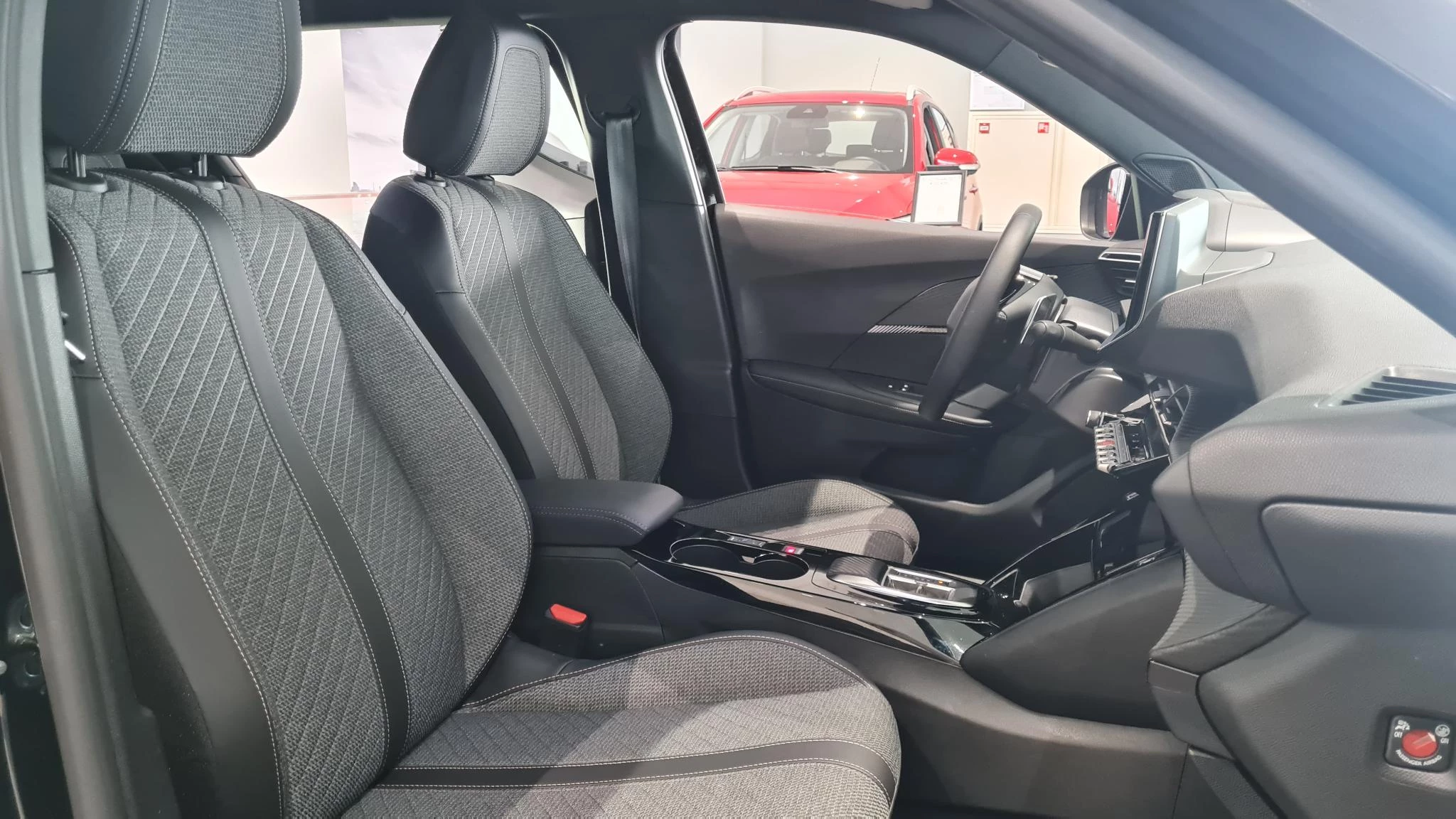 Peugeot-2008-image-12