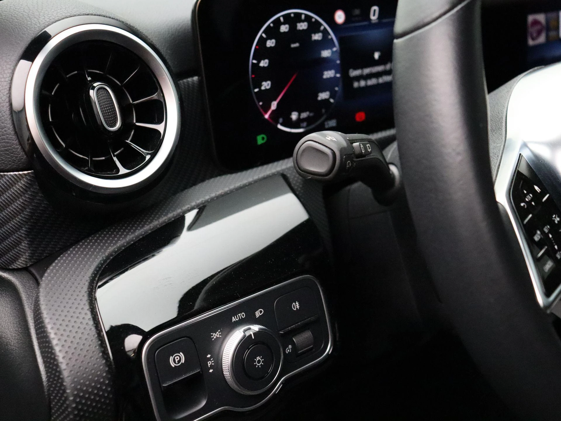 Mercedes-Benz-Classe A-image-11