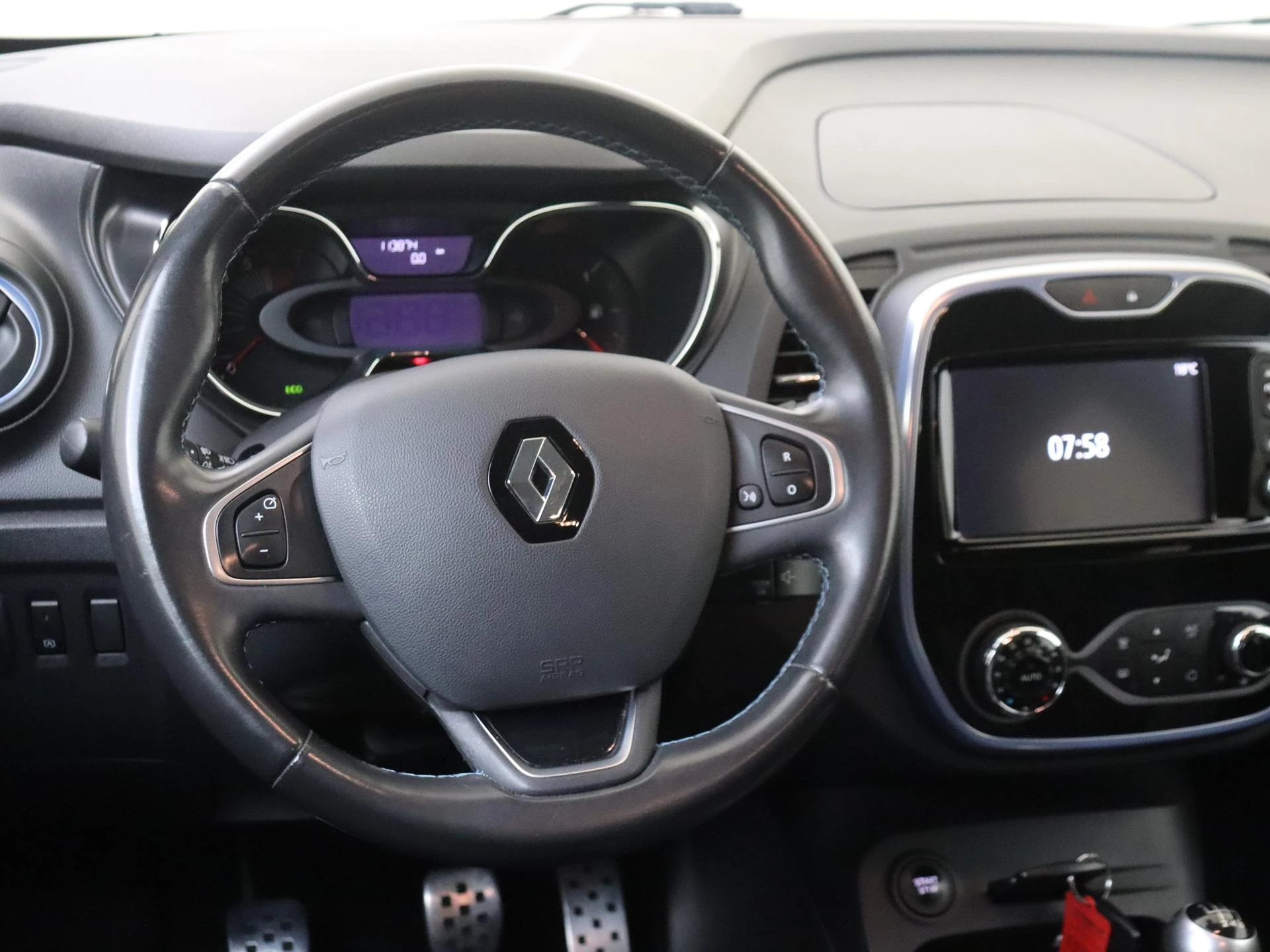 Renault-Captur-image-9