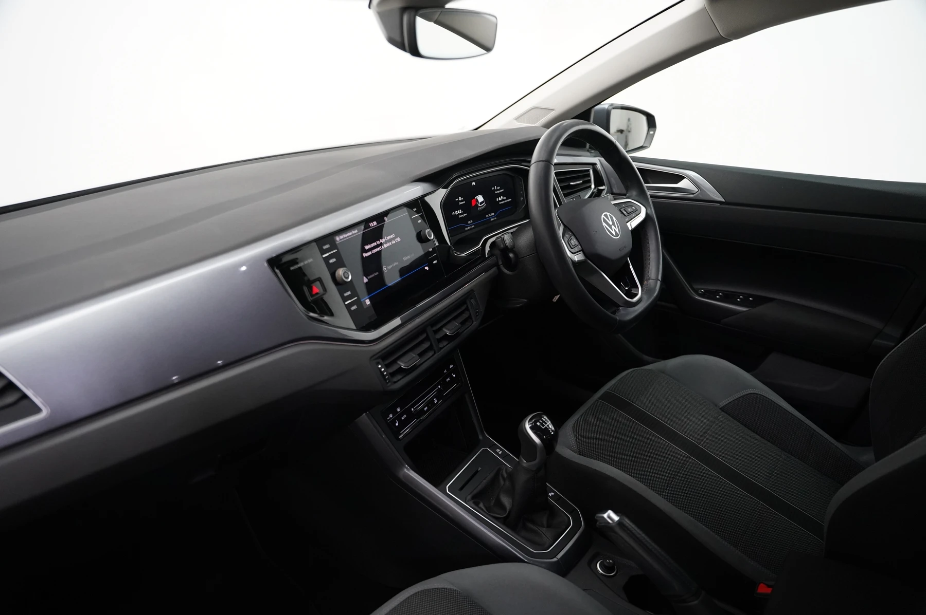 Volkswagen-Polo-image-1