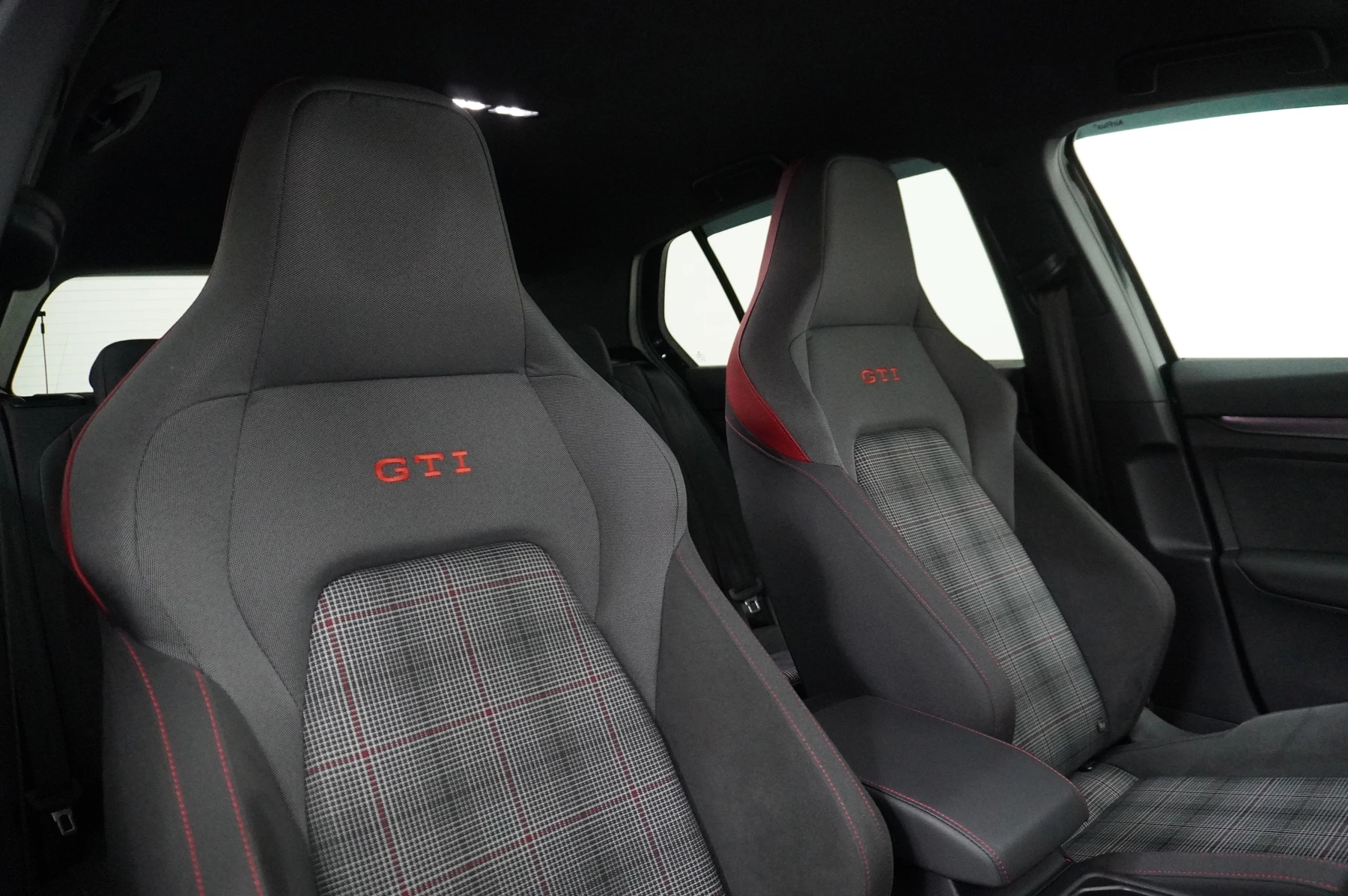 Volkswagen-Golf-image-20