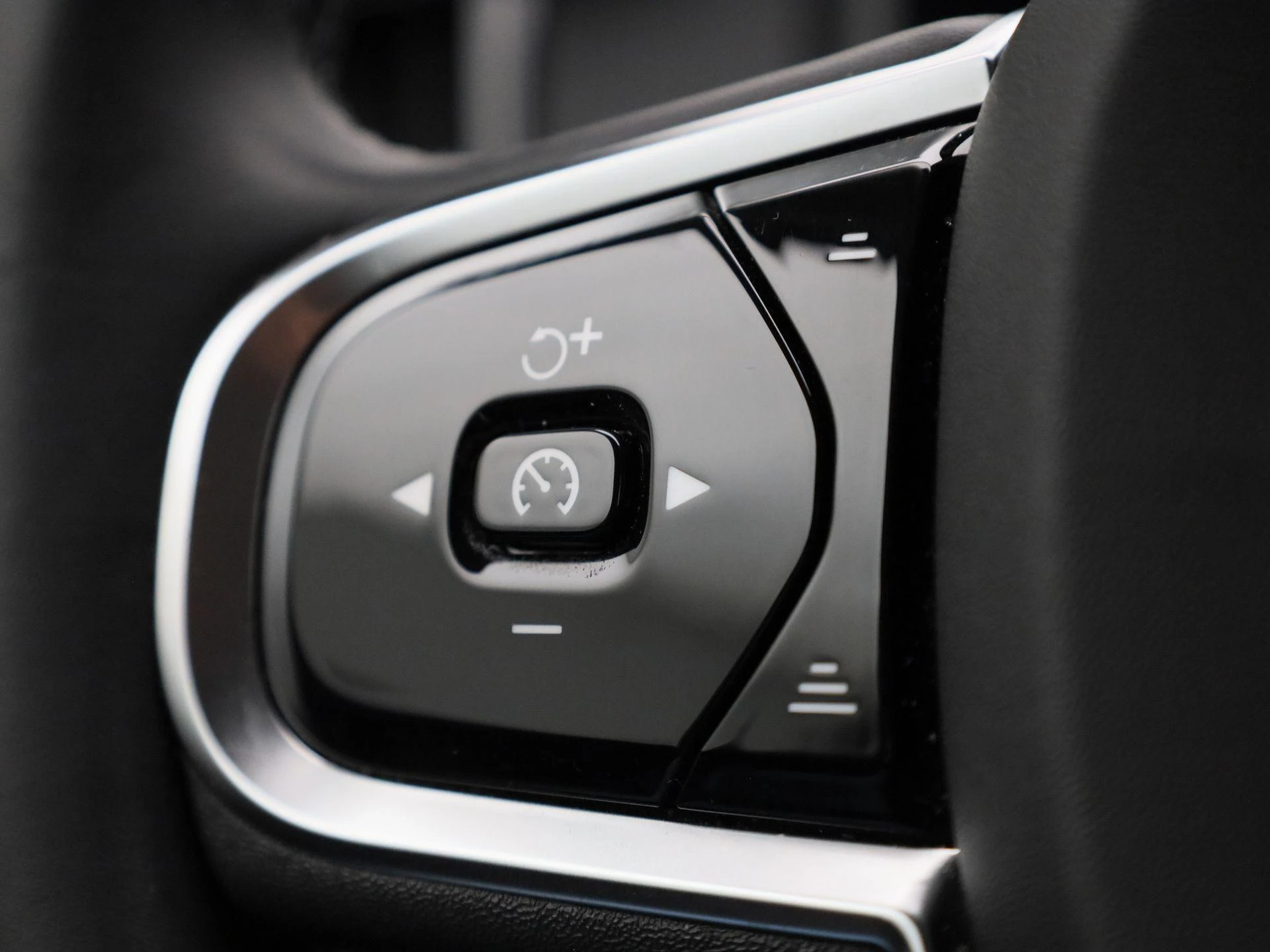 Volvo-V90-image-16