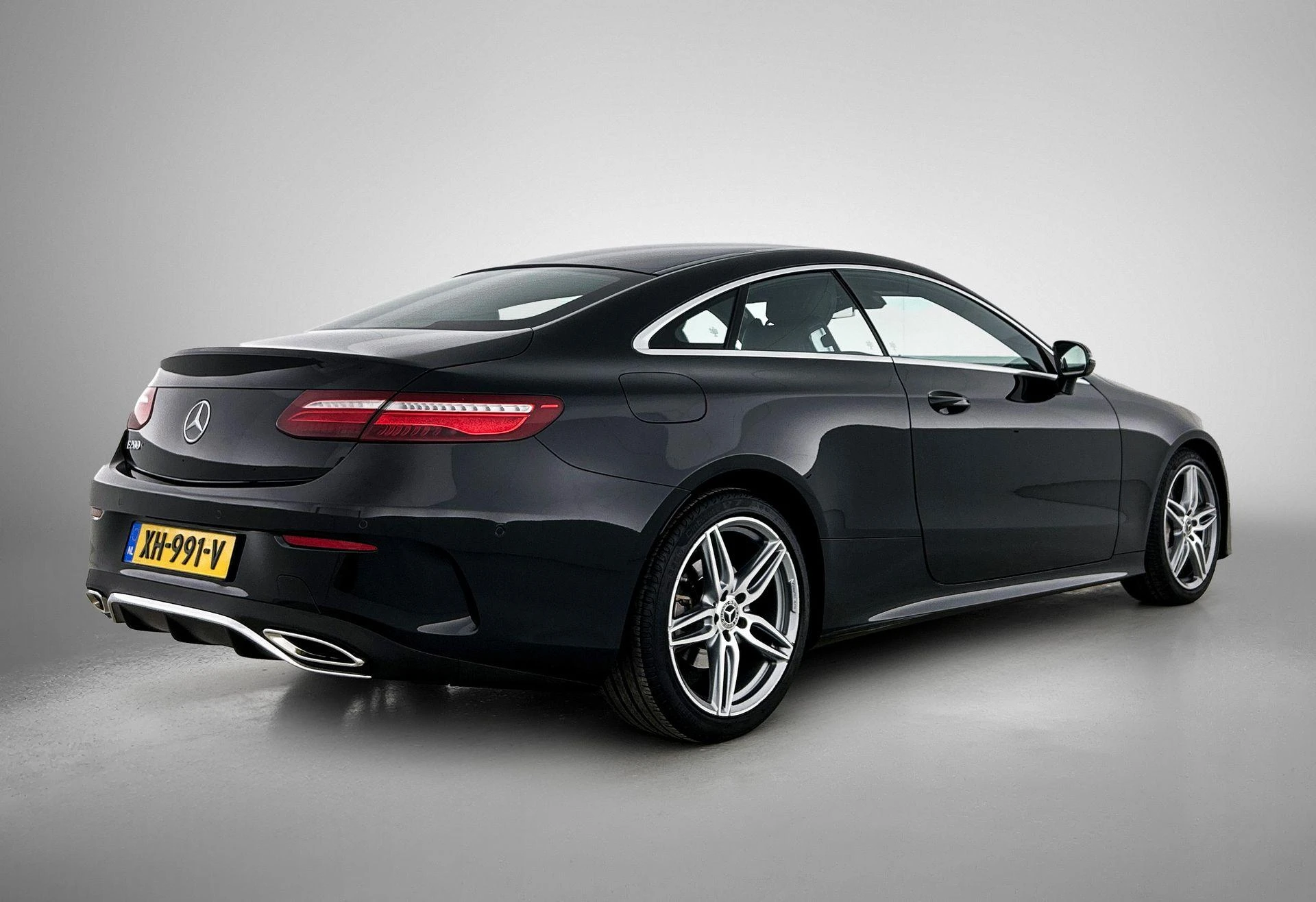 Mercedes-Benz-E-Klasse-image-3