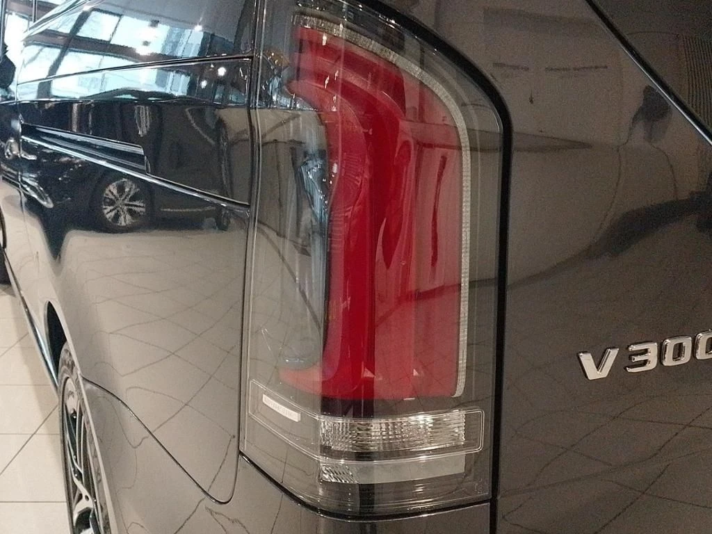 Mercedes-Benz-V-Klasse-image-11