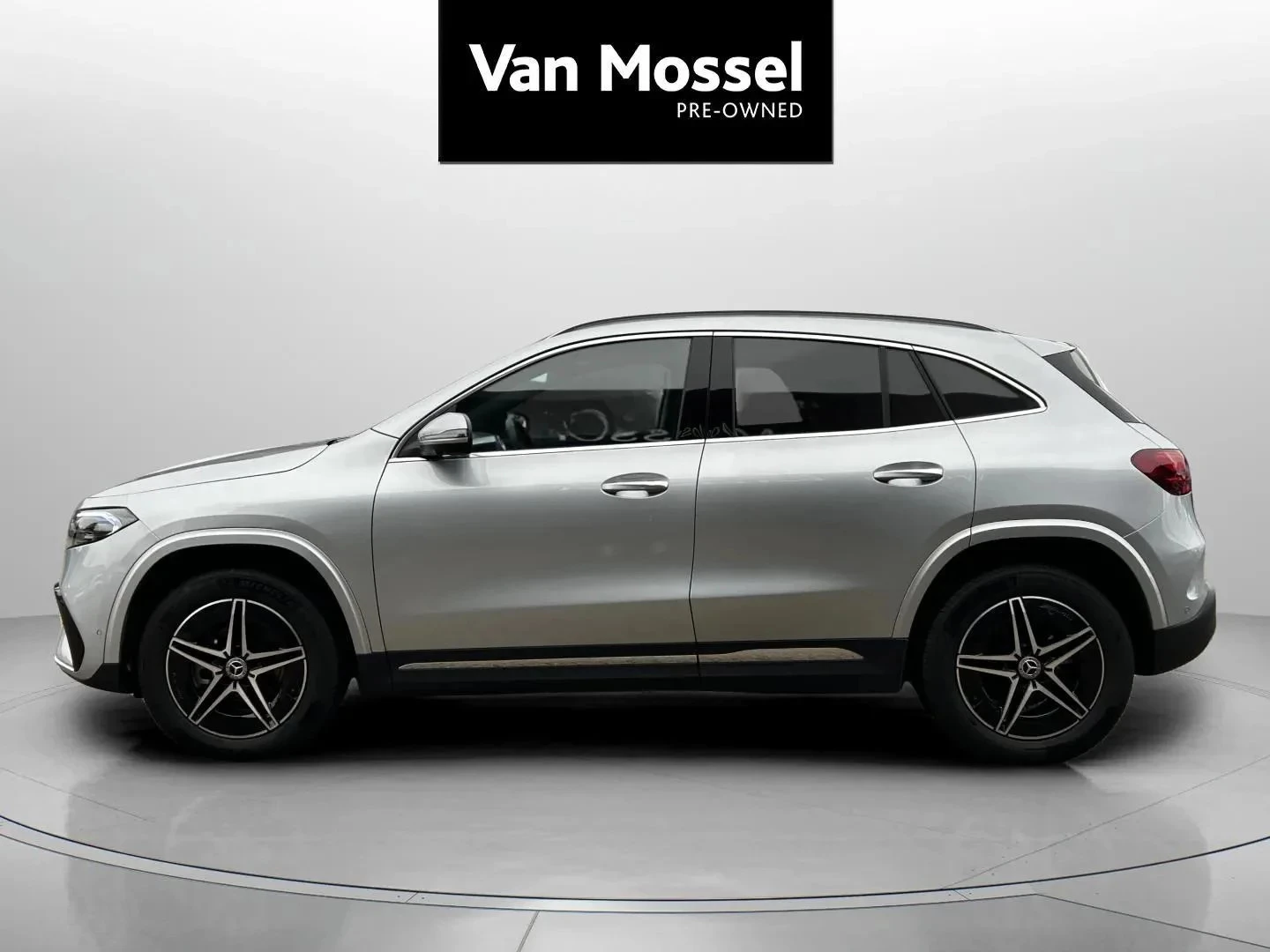 Mercedes-Benz-EQA-image-5