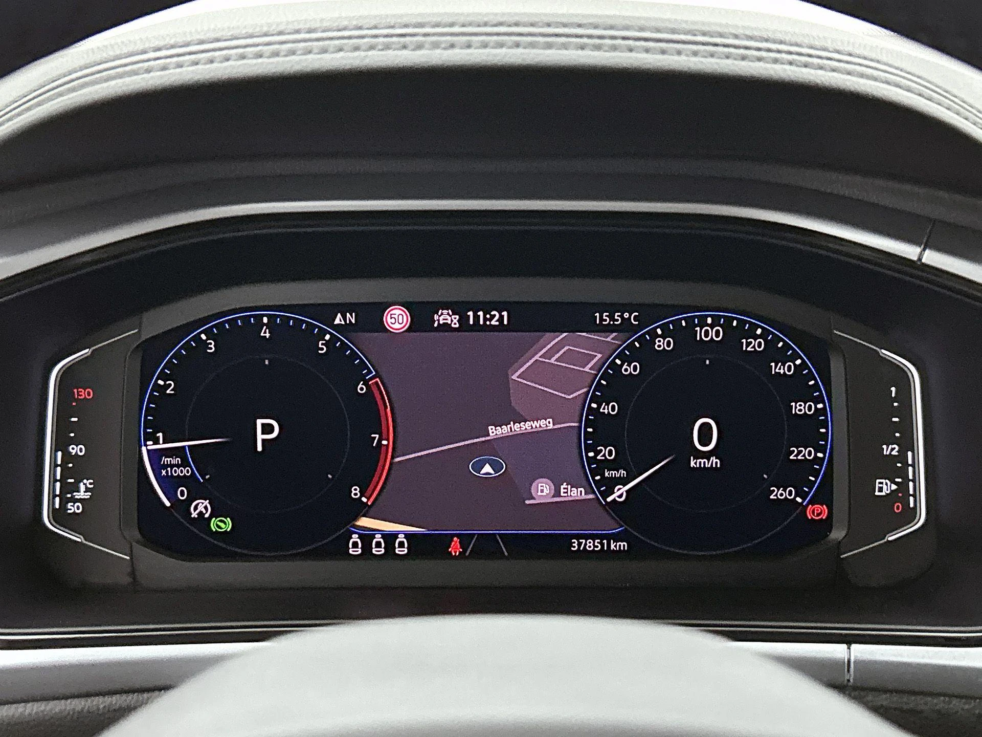Volkswagen-T-Roc-image-13