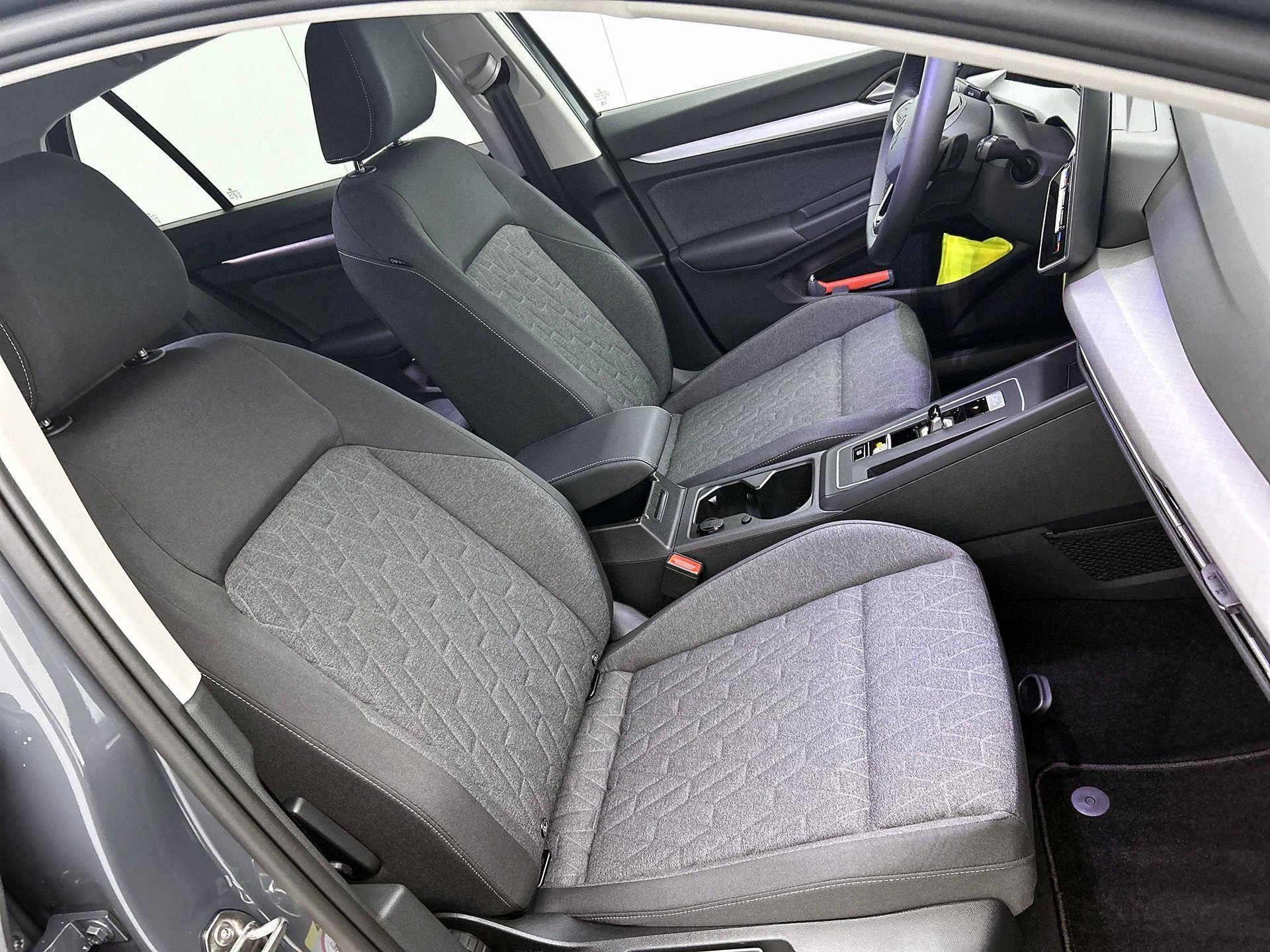 Volkswagen-Golf-image-48