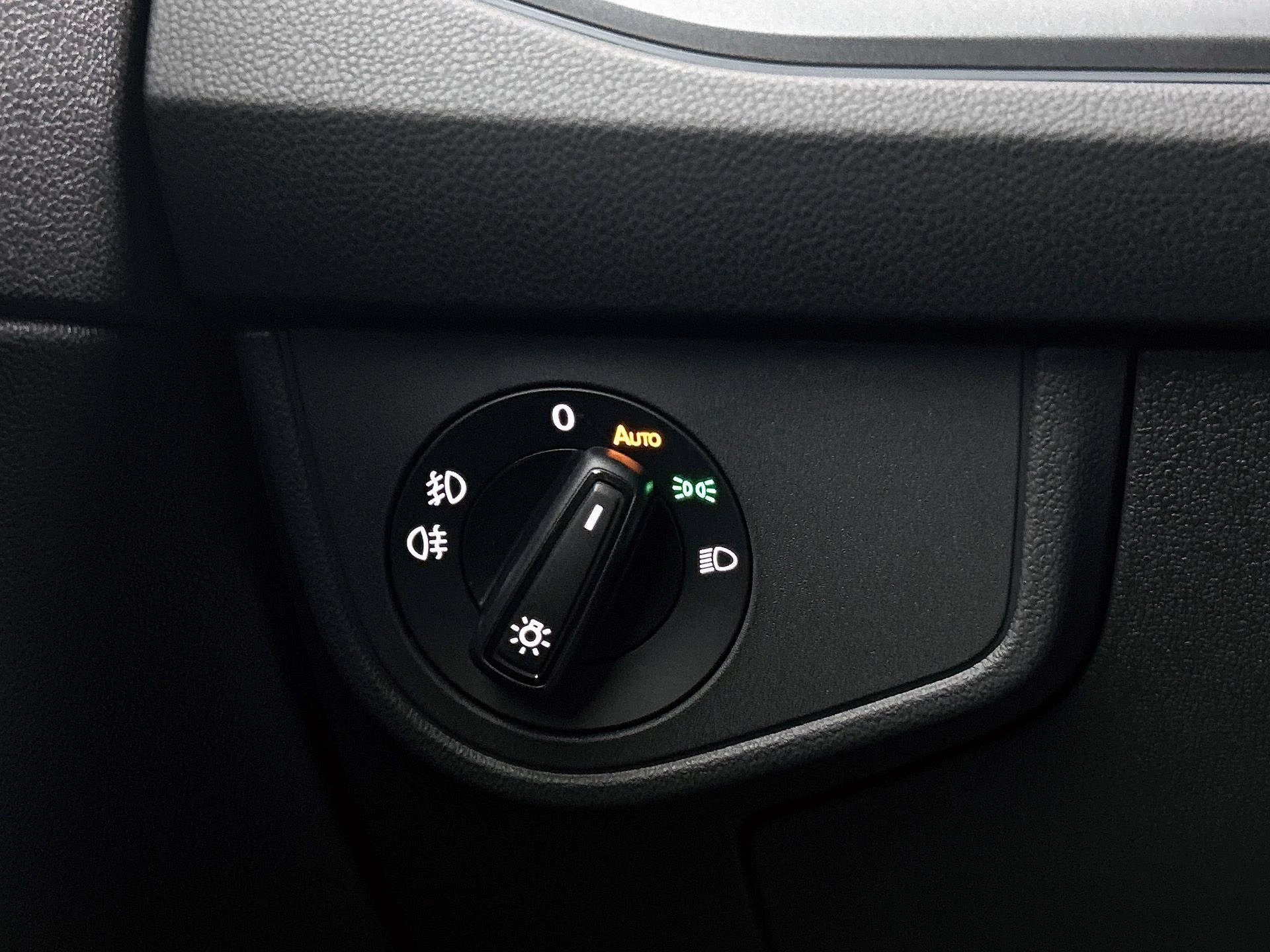 Volkswagen-Polo-image-22