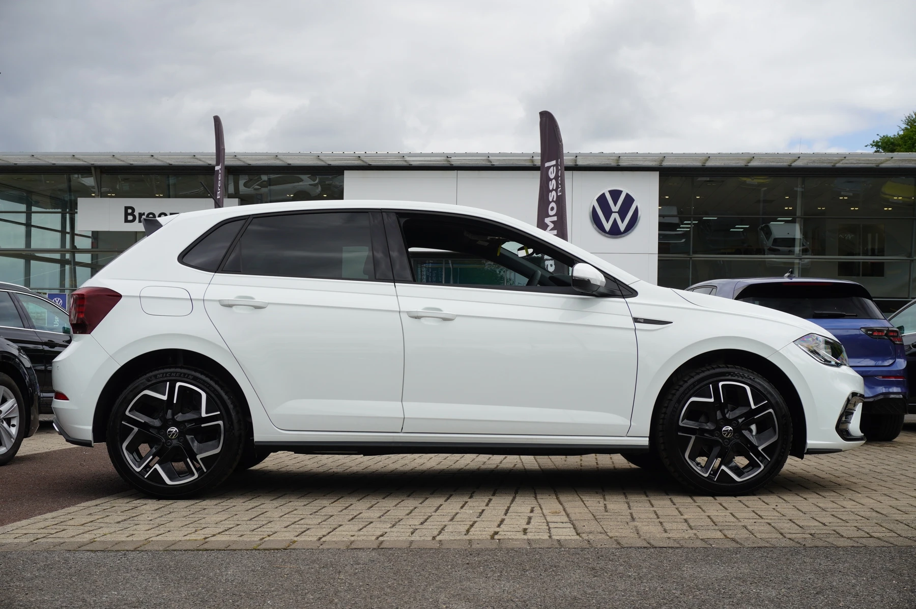 Volkswagen-Polo-image-3