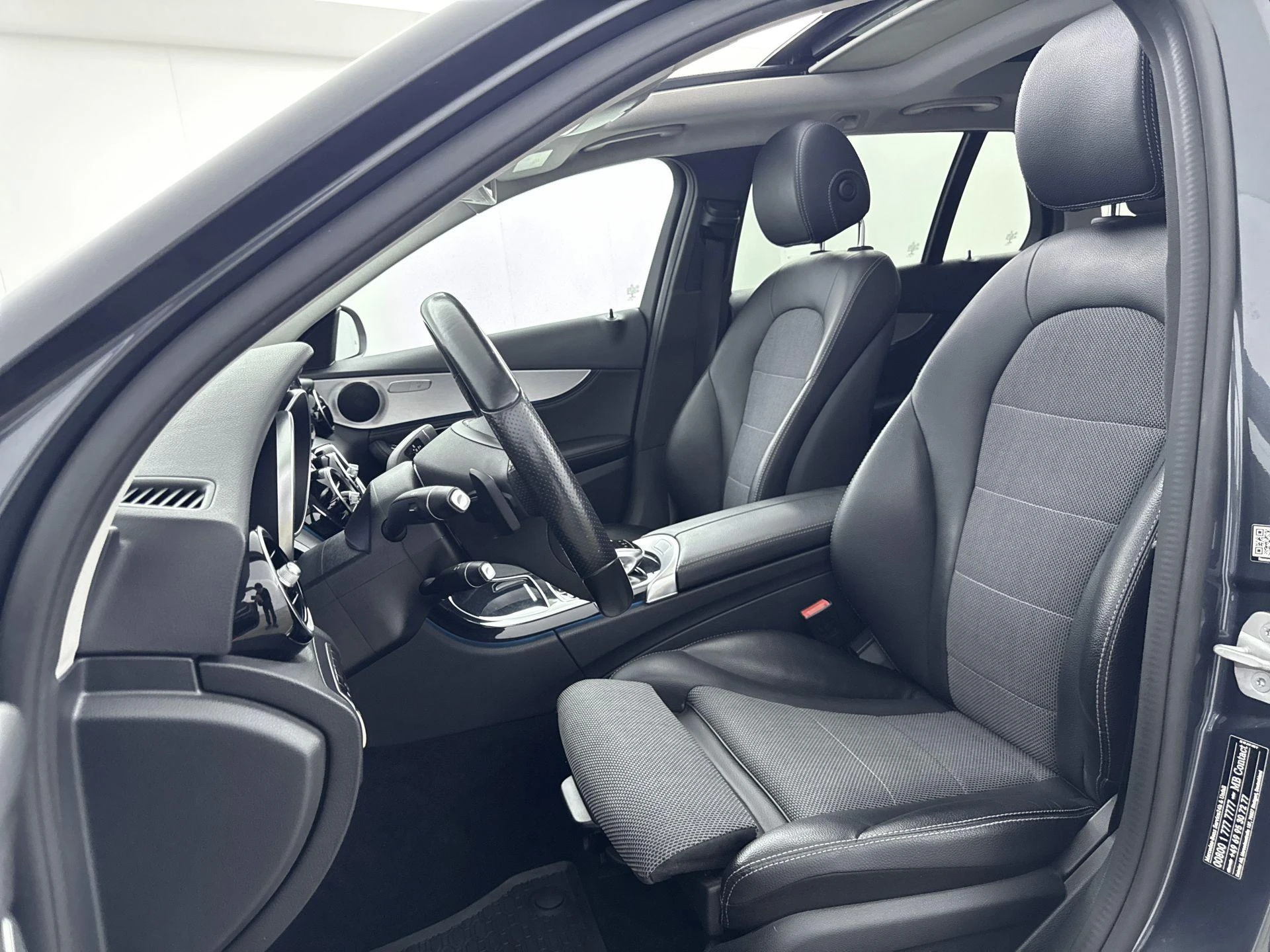 Mercedes-Benz-C-Klasse-image-30