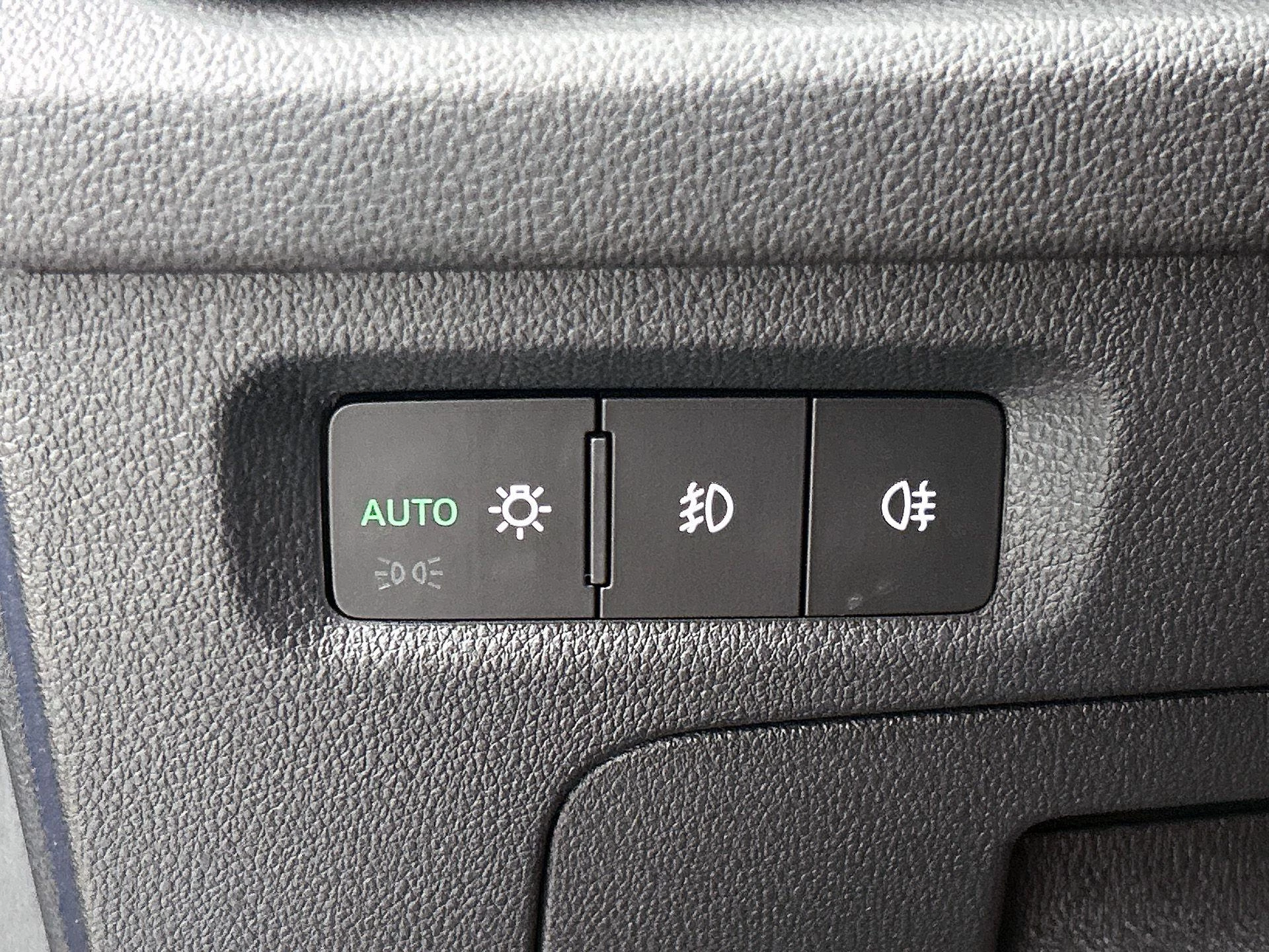 Škoda Octavia Combi 1.5 e-TSI Sport Business