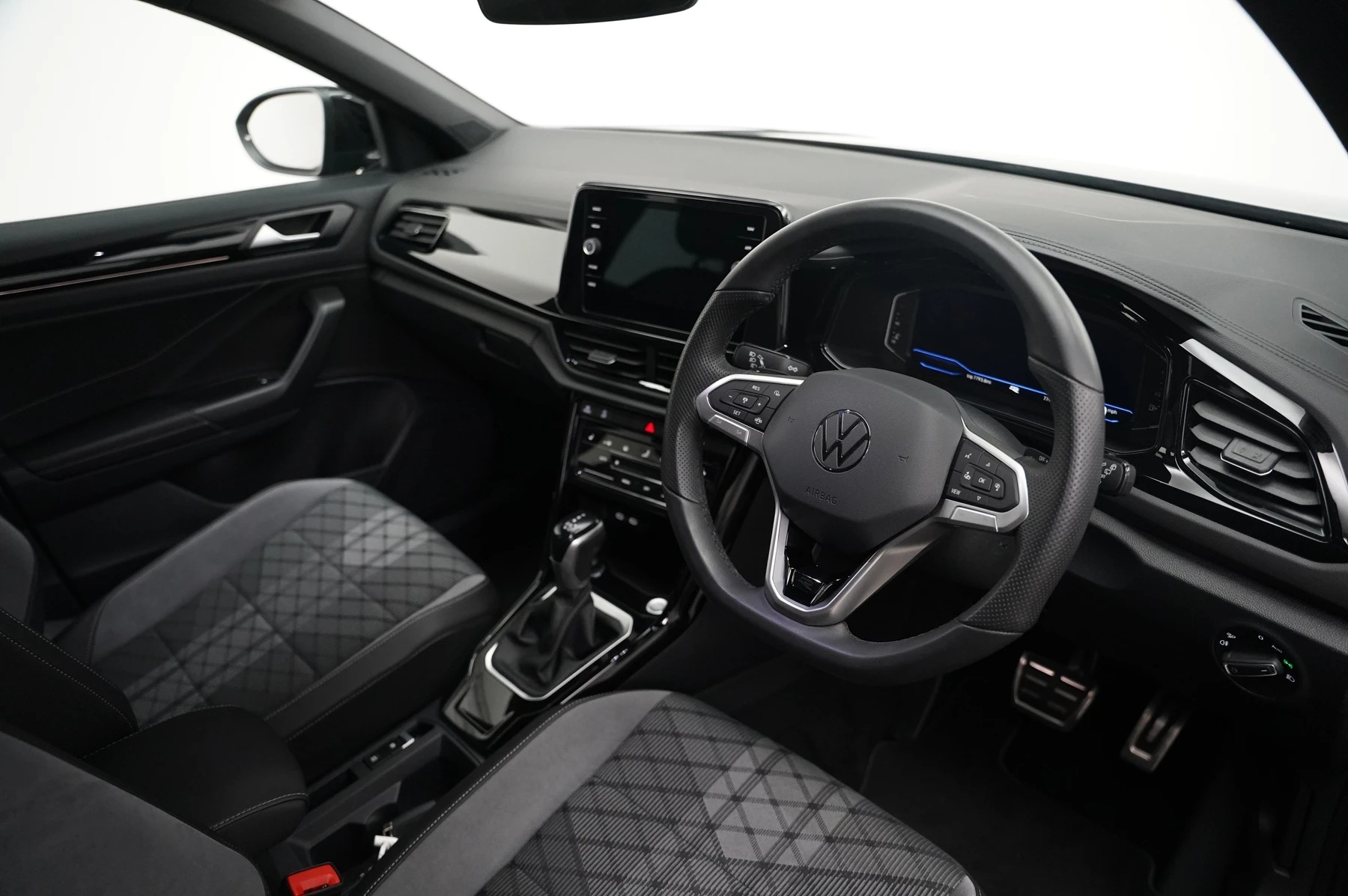 Volkswagen-T-Roc-image-5