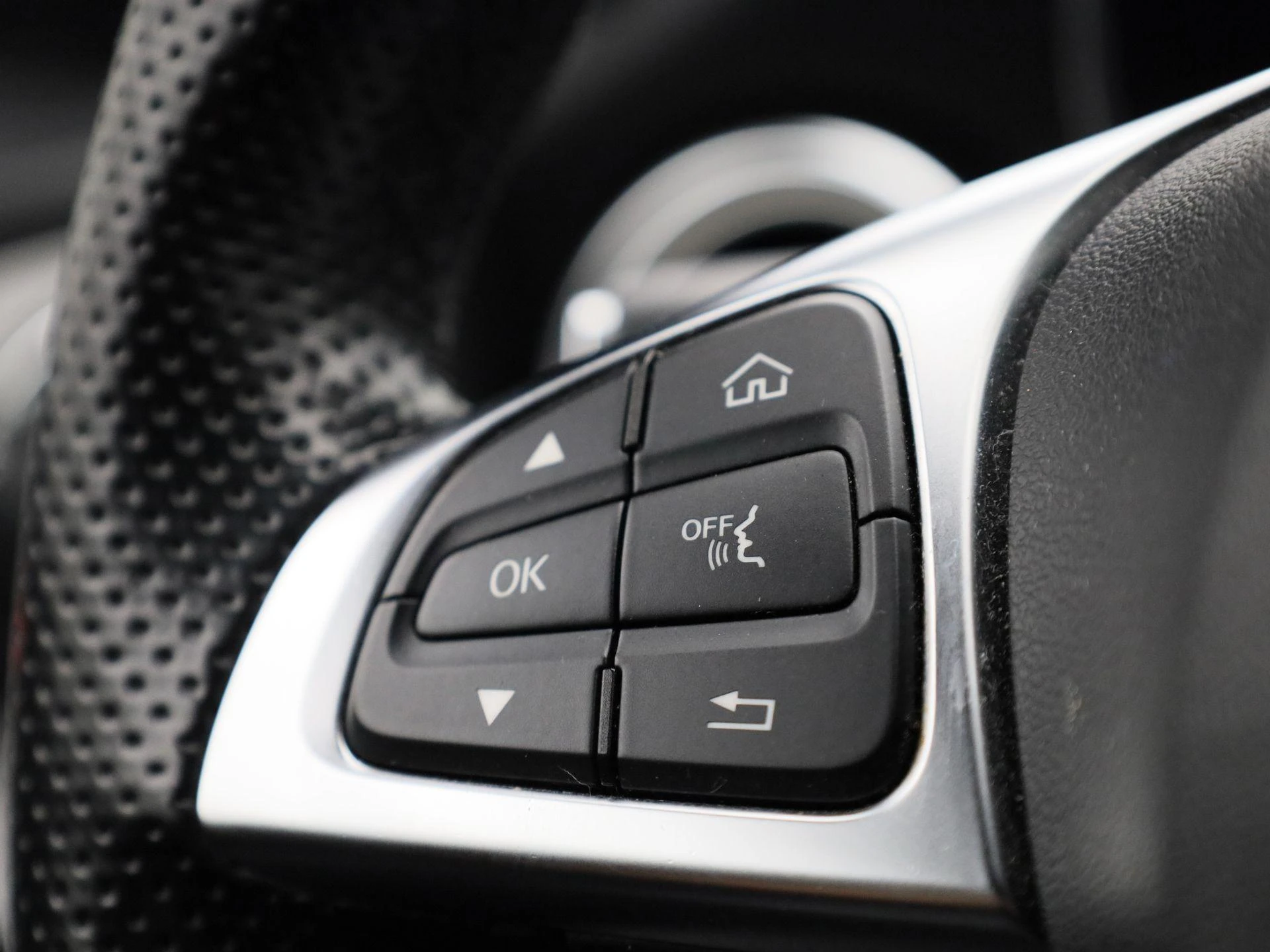 Mercedes-Benz-C-Klasse-image-17