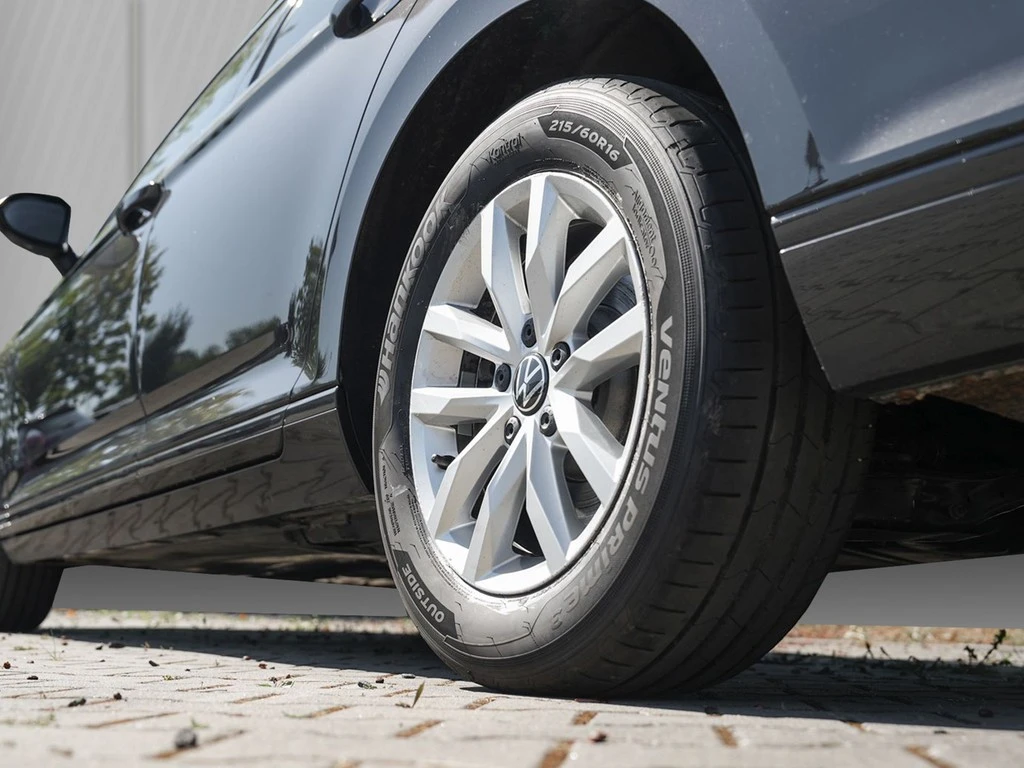 Volkswagen-Passat-image-4