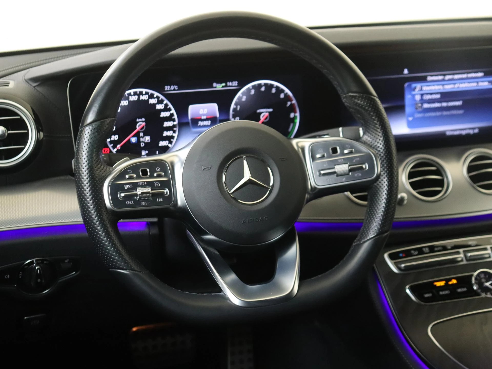 Mercedes-Benz-E-Klasse-image-9