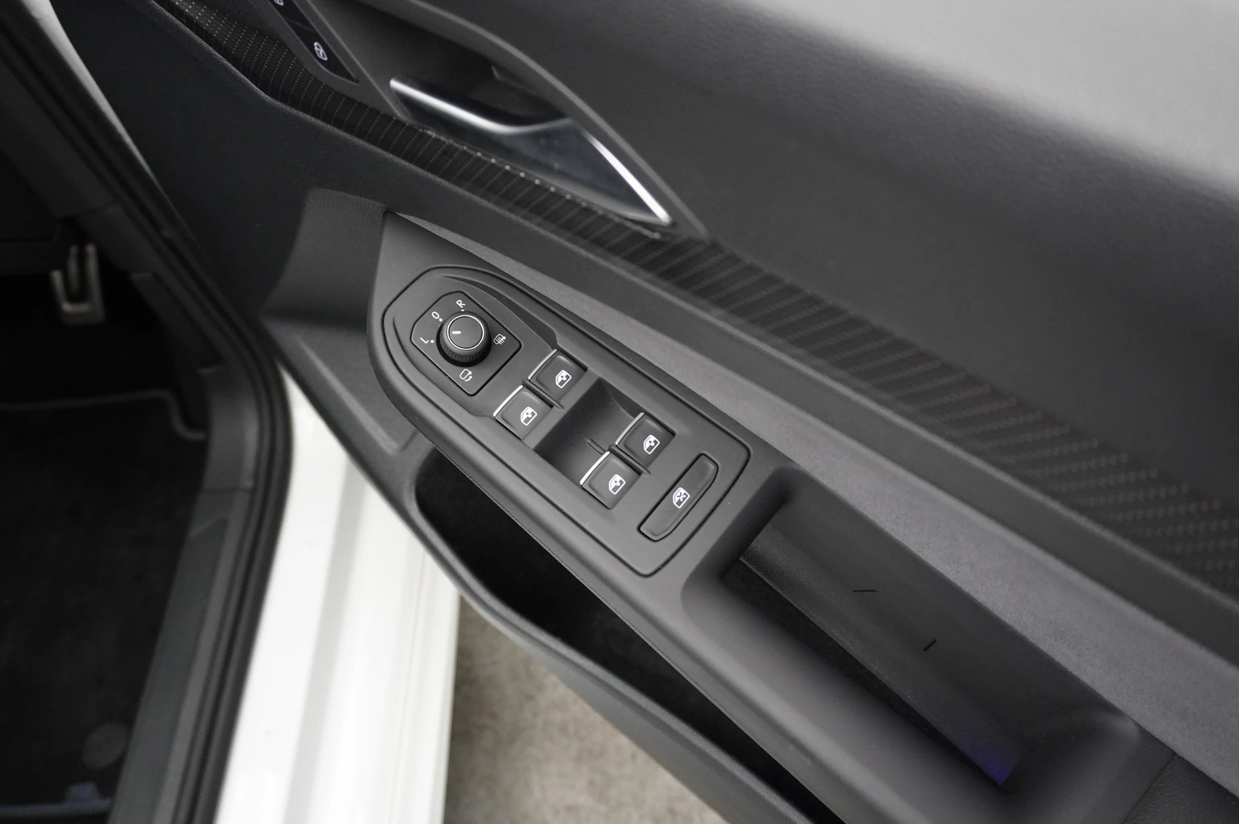 Volkswagen-Golf-image-50