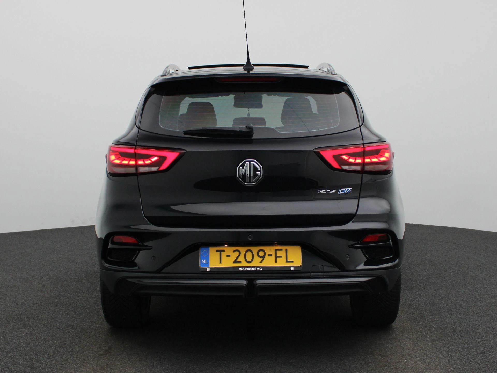 MG-ZS EV-image-4