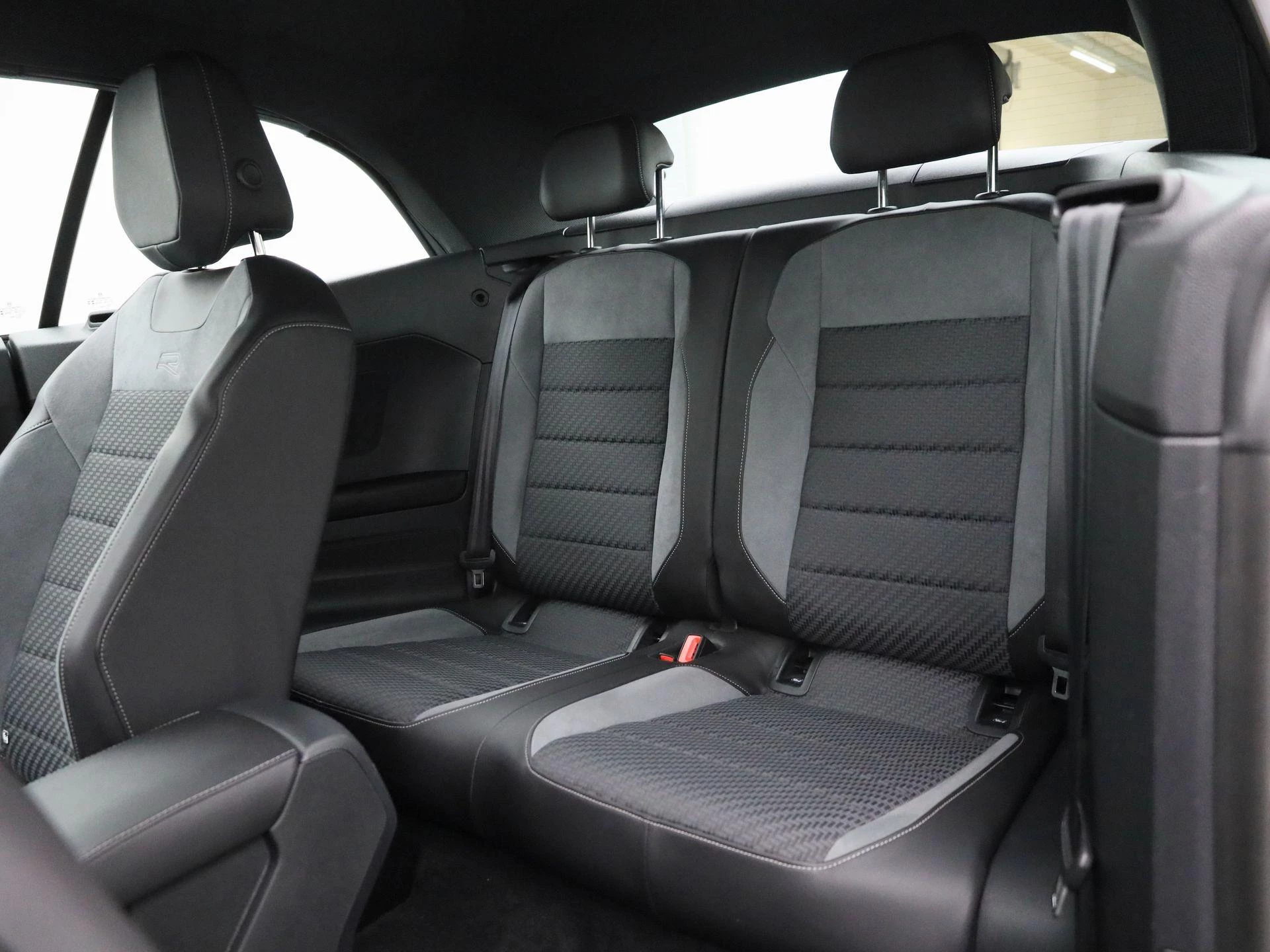 Volkswagen-T-Roc-image-10