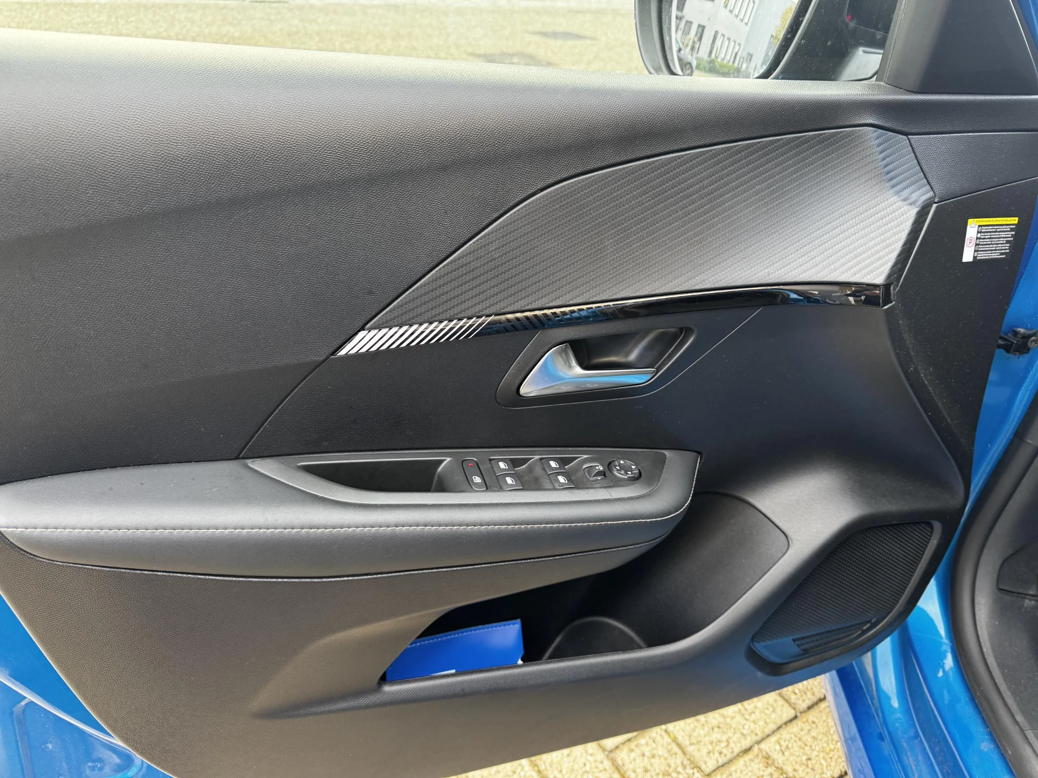 Peugeot-e-208-image-14