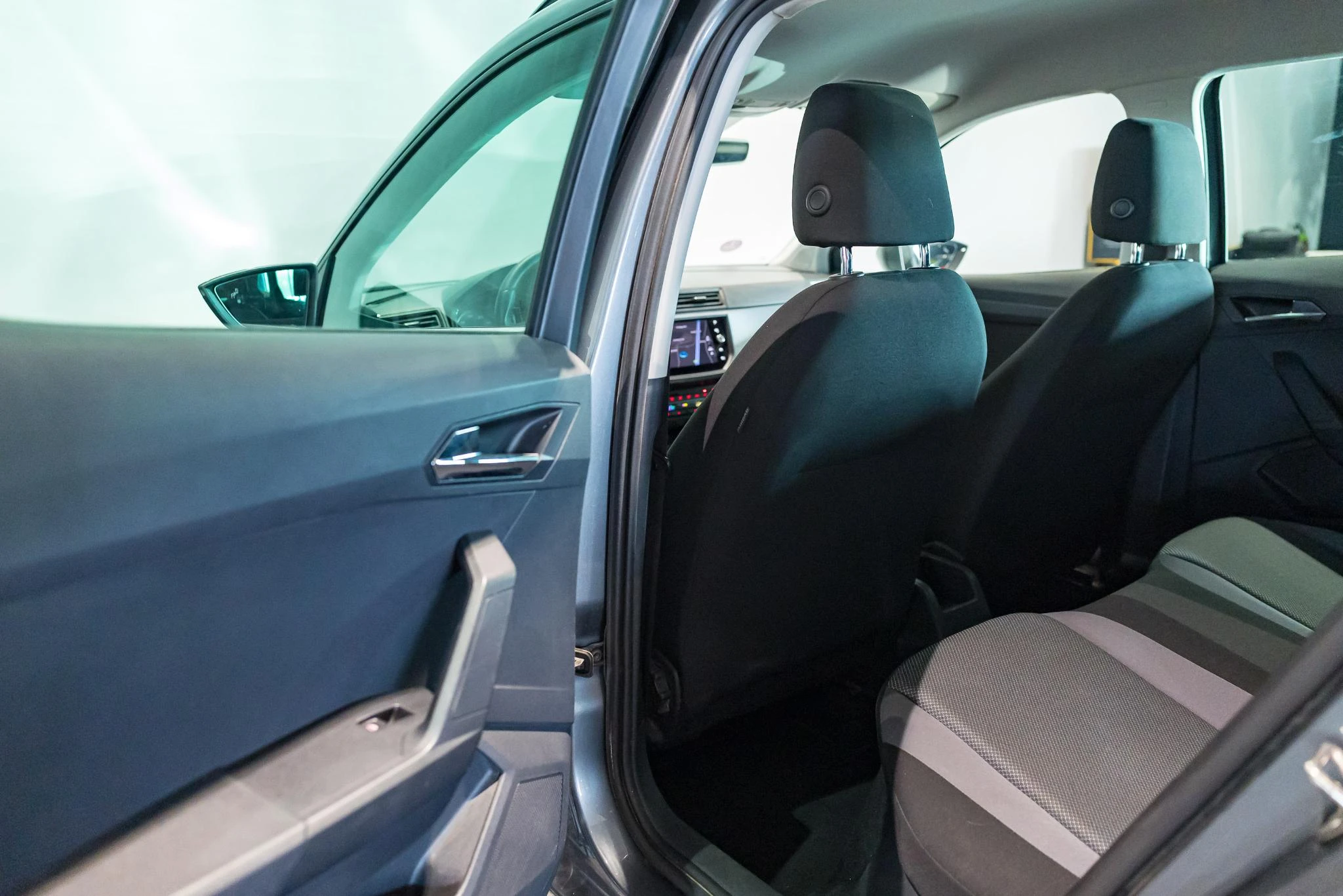 SEAT-Arona-image-13