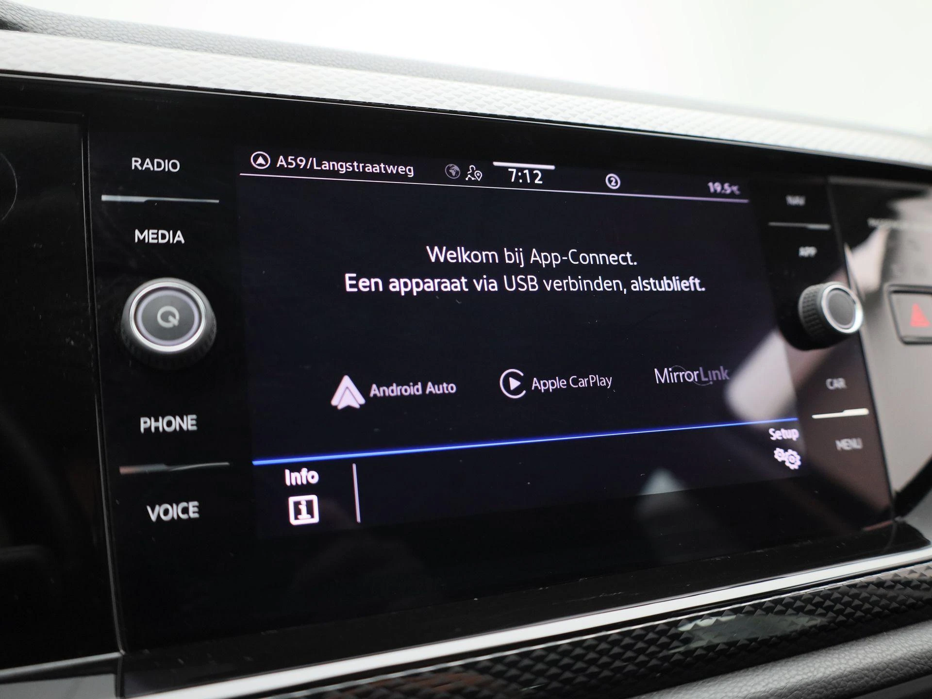 Volkswagen-Taigo-image-27