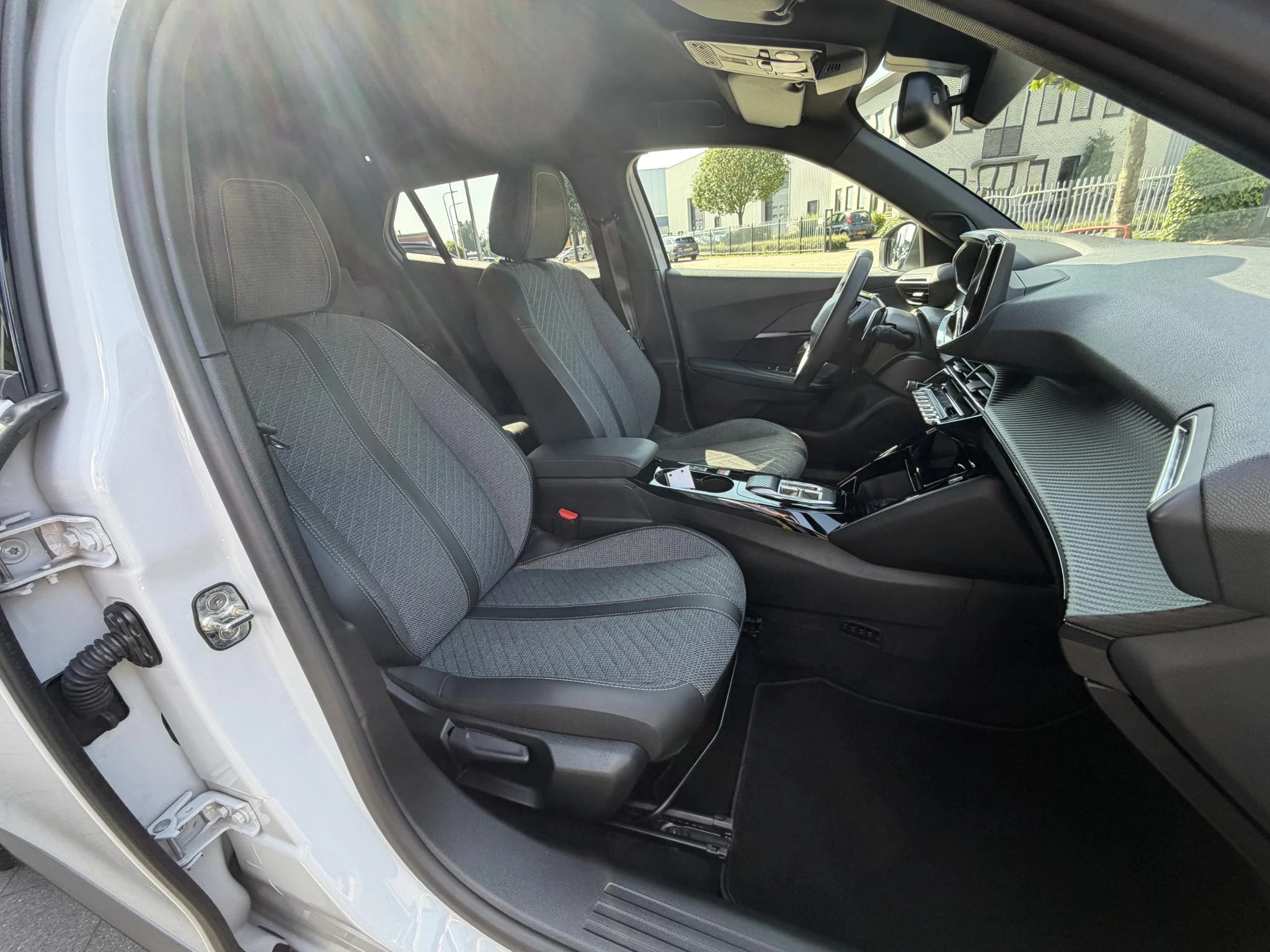 Peugeot-2008-image-13