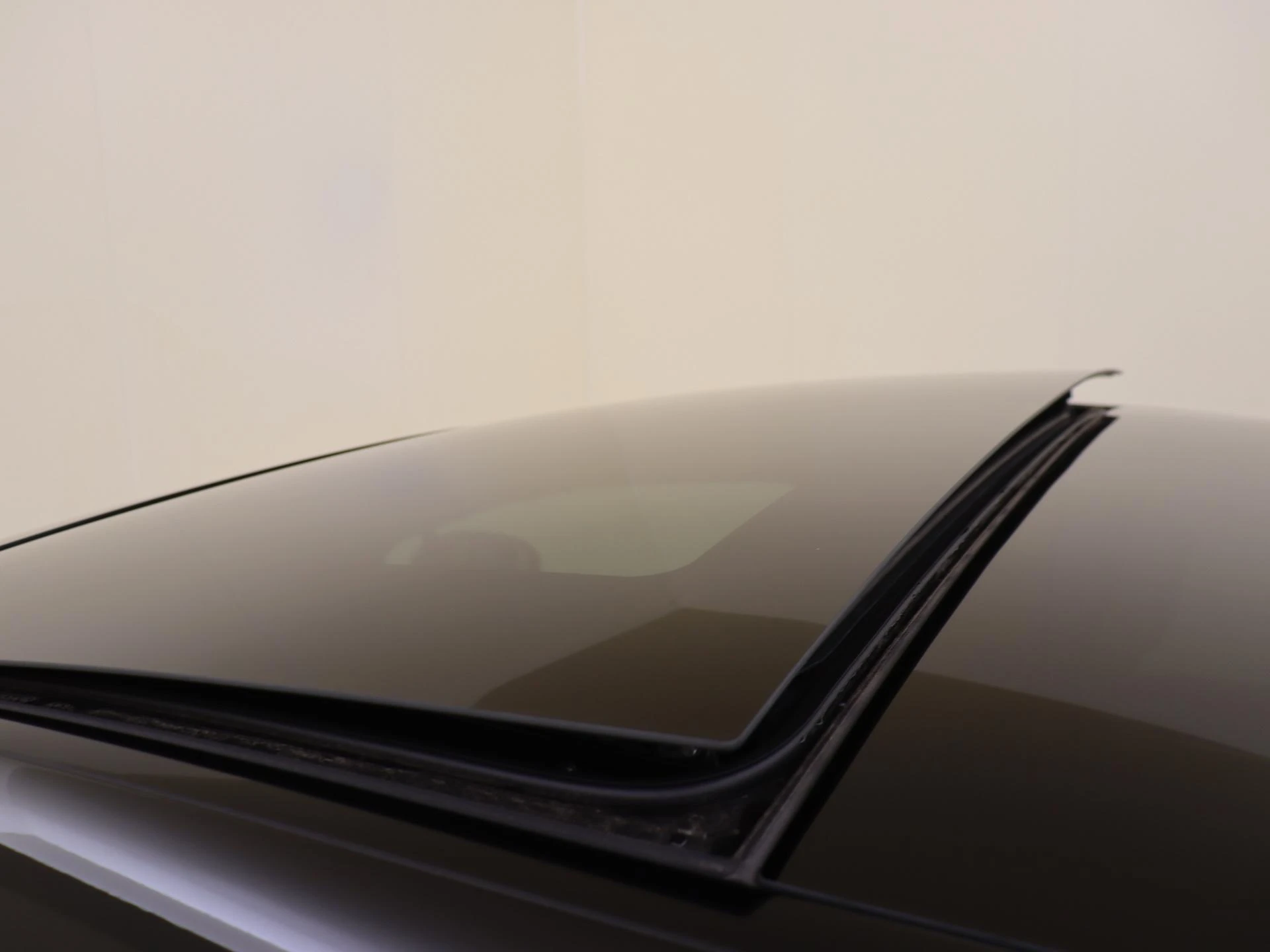 Mercedes-Benz-EQS-image-27