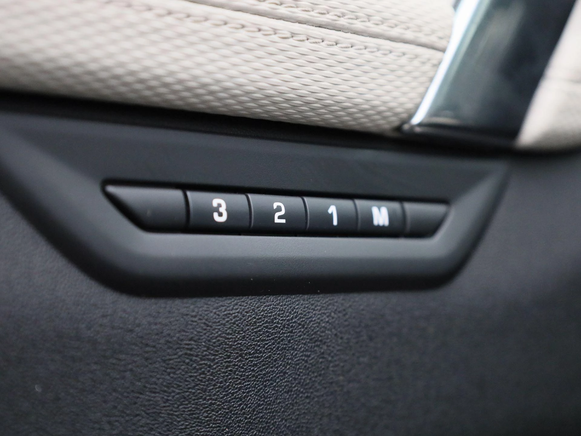 Land Rover-Discovery Sport-image-29