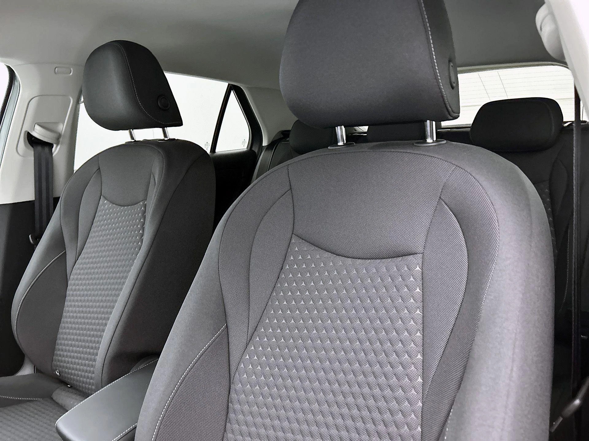 Volkswagen-T-Roc-image-11