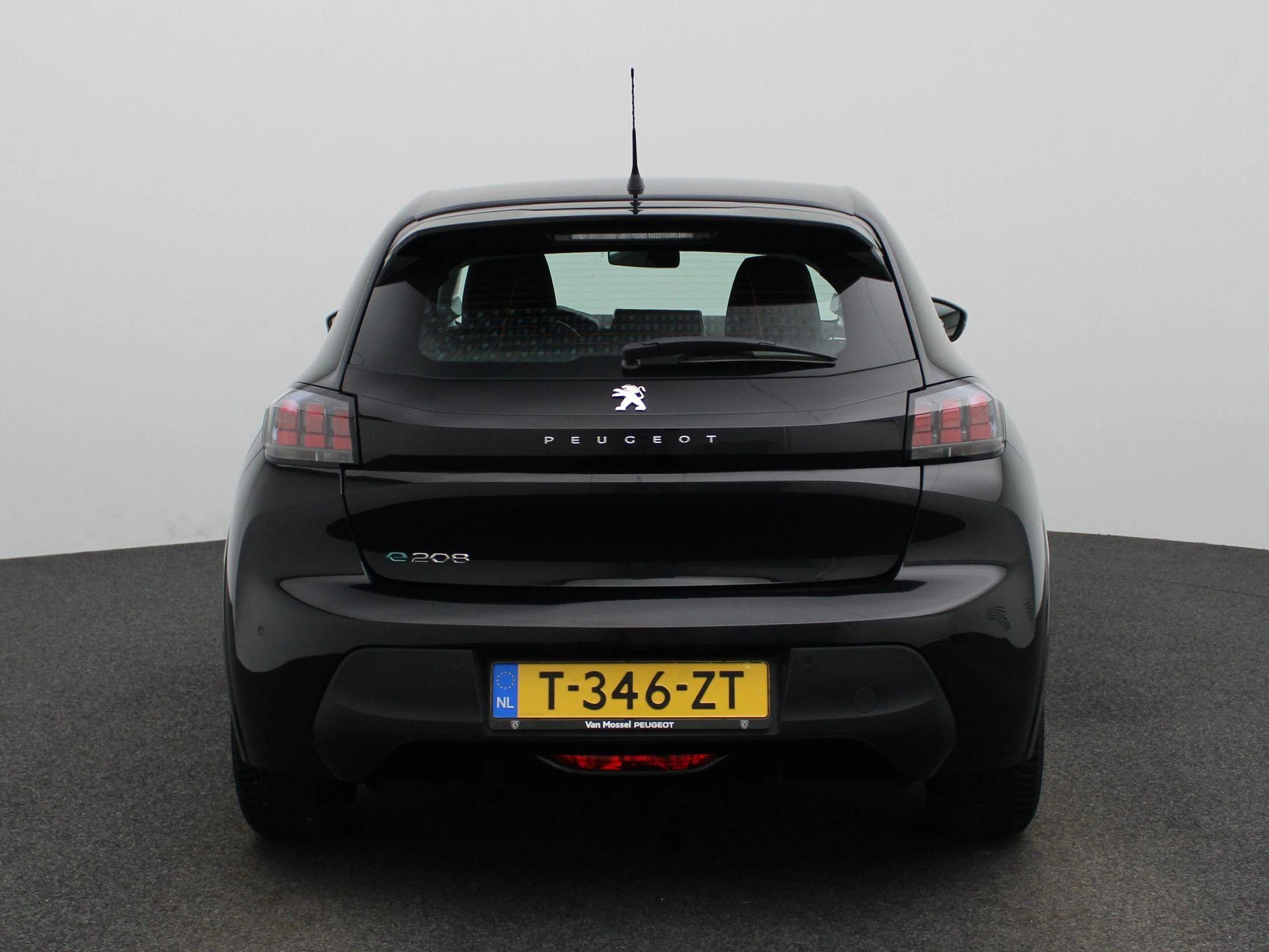 Peugeot-e-208-image-5