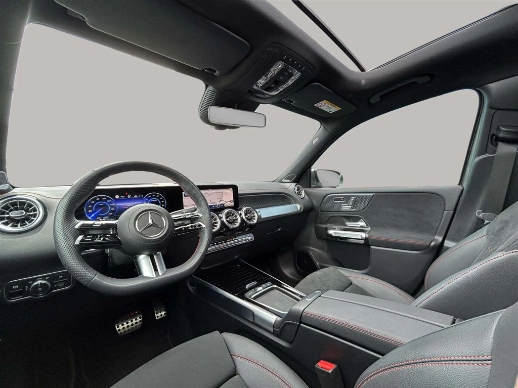 Mercedes-Benz-EQB-image-11