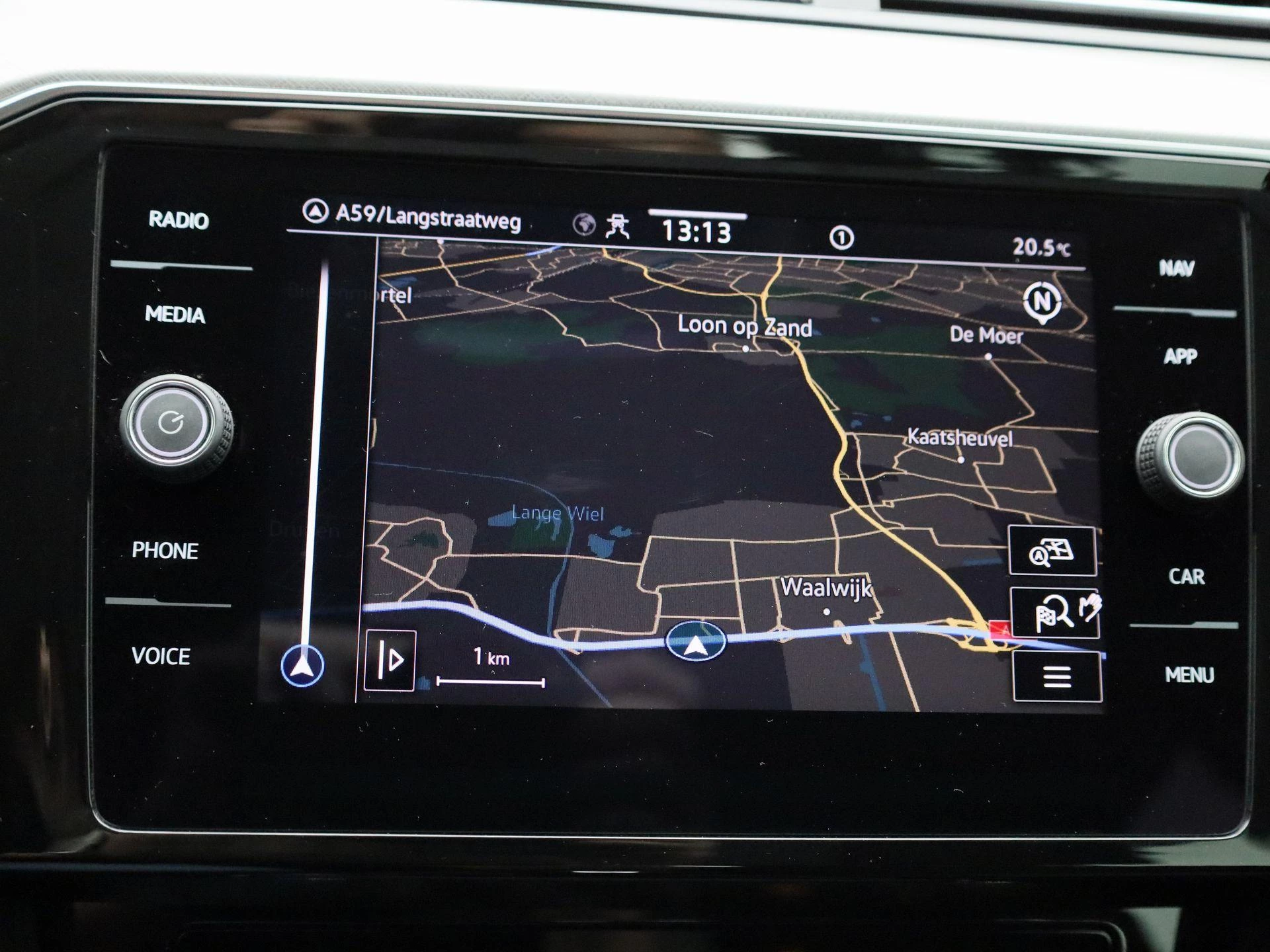 Volkswagen-Passat-image-19
