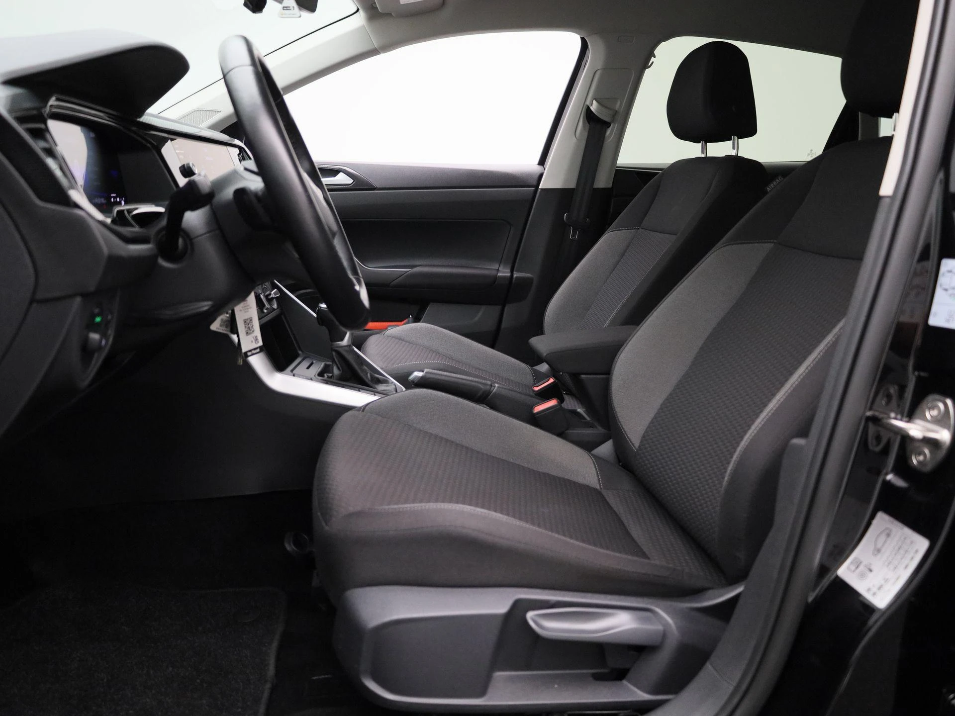 Volkswagen-Polo-image-10