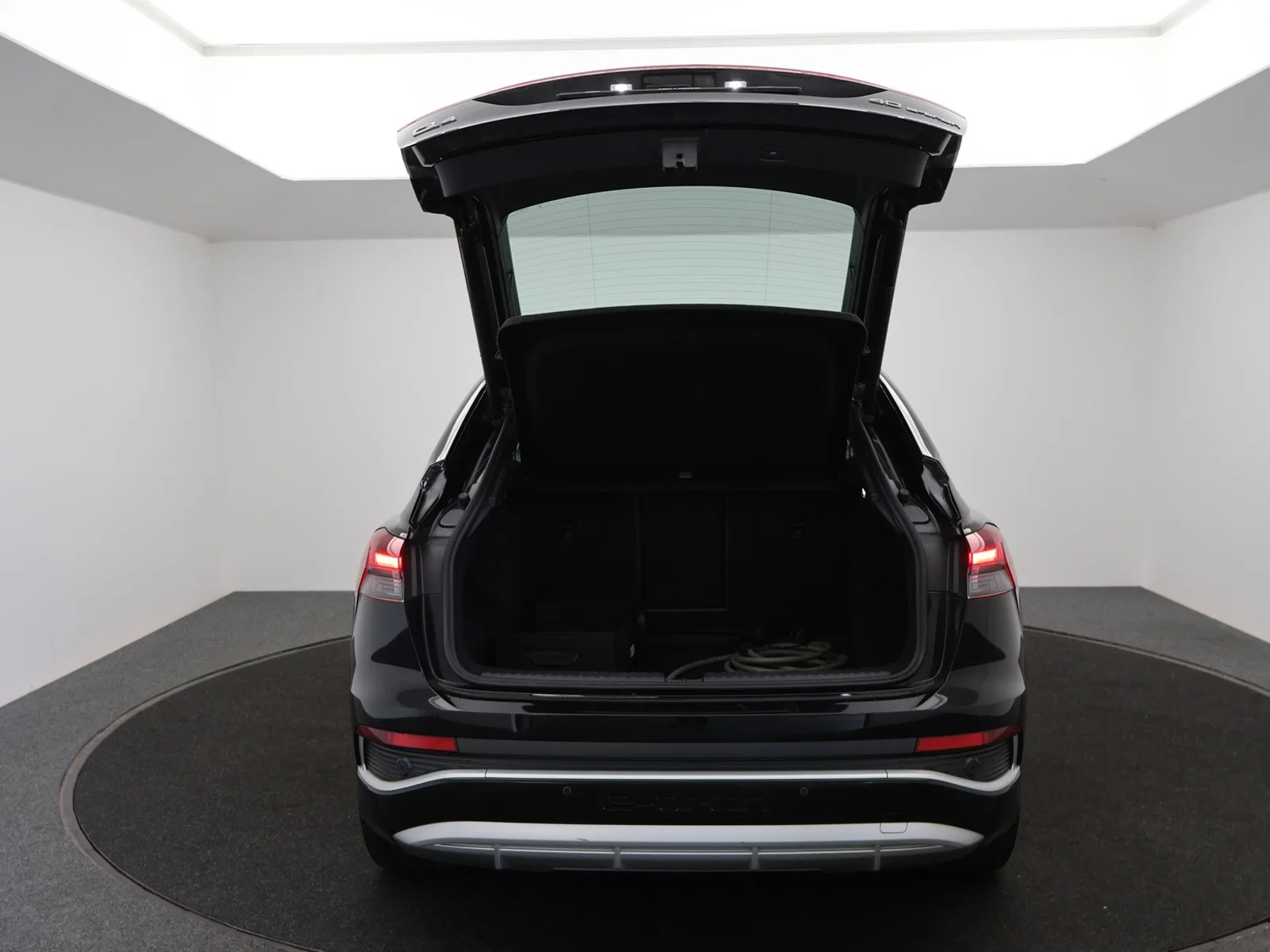 Audi Q4 Sportback e-tron Audi Q4 Sportback S line 40e-tron 204PK *AUTOMAAT*BRUIN LEDER*CRUISE*VIRTUAL COCKPIT*NAVI*APP-CONNECT*PDC*...*