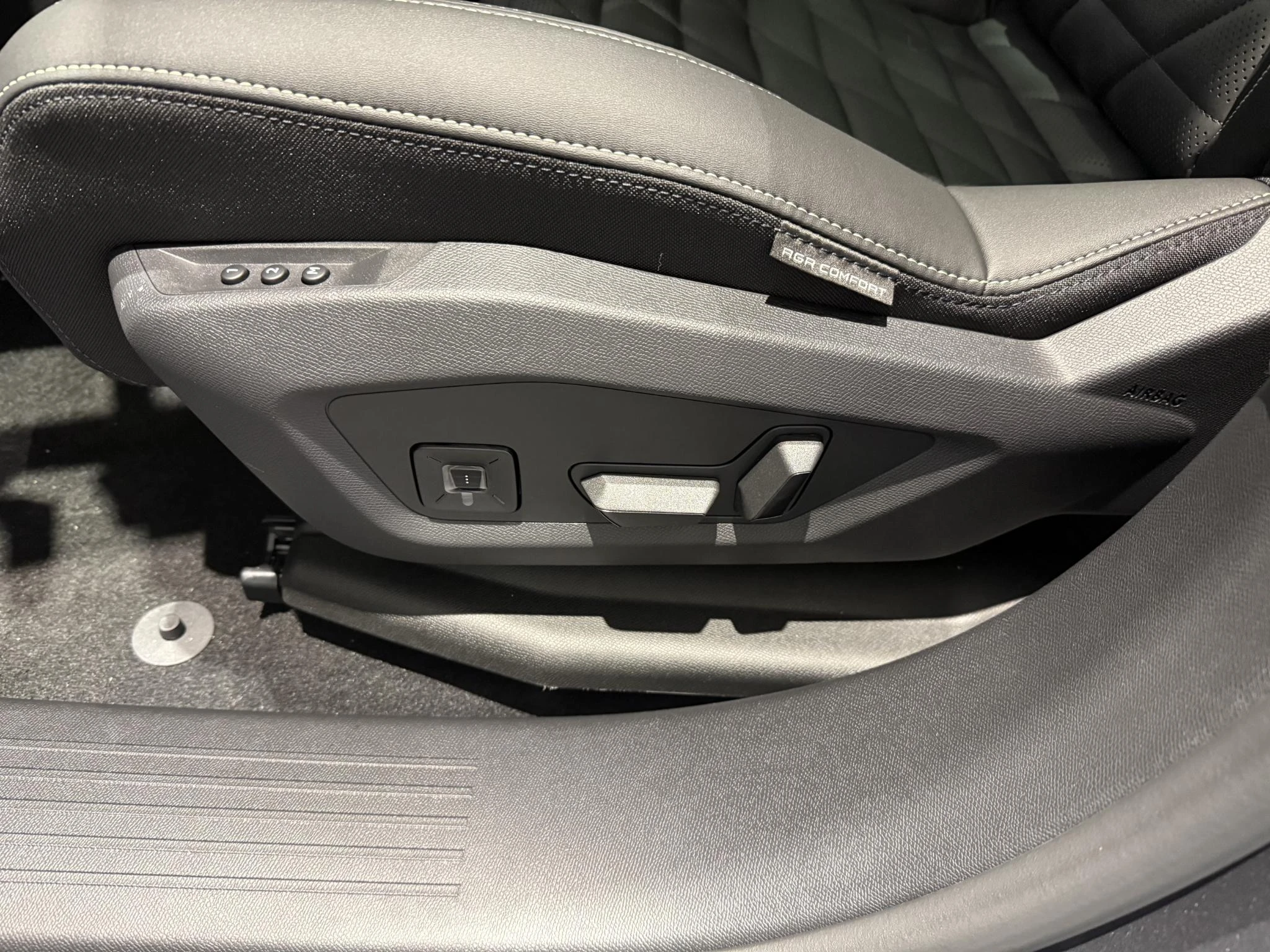 Peugeot-e-3008-image-11