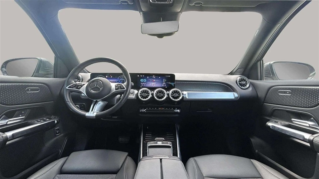 Mercedes-Benz-EQB-image-11