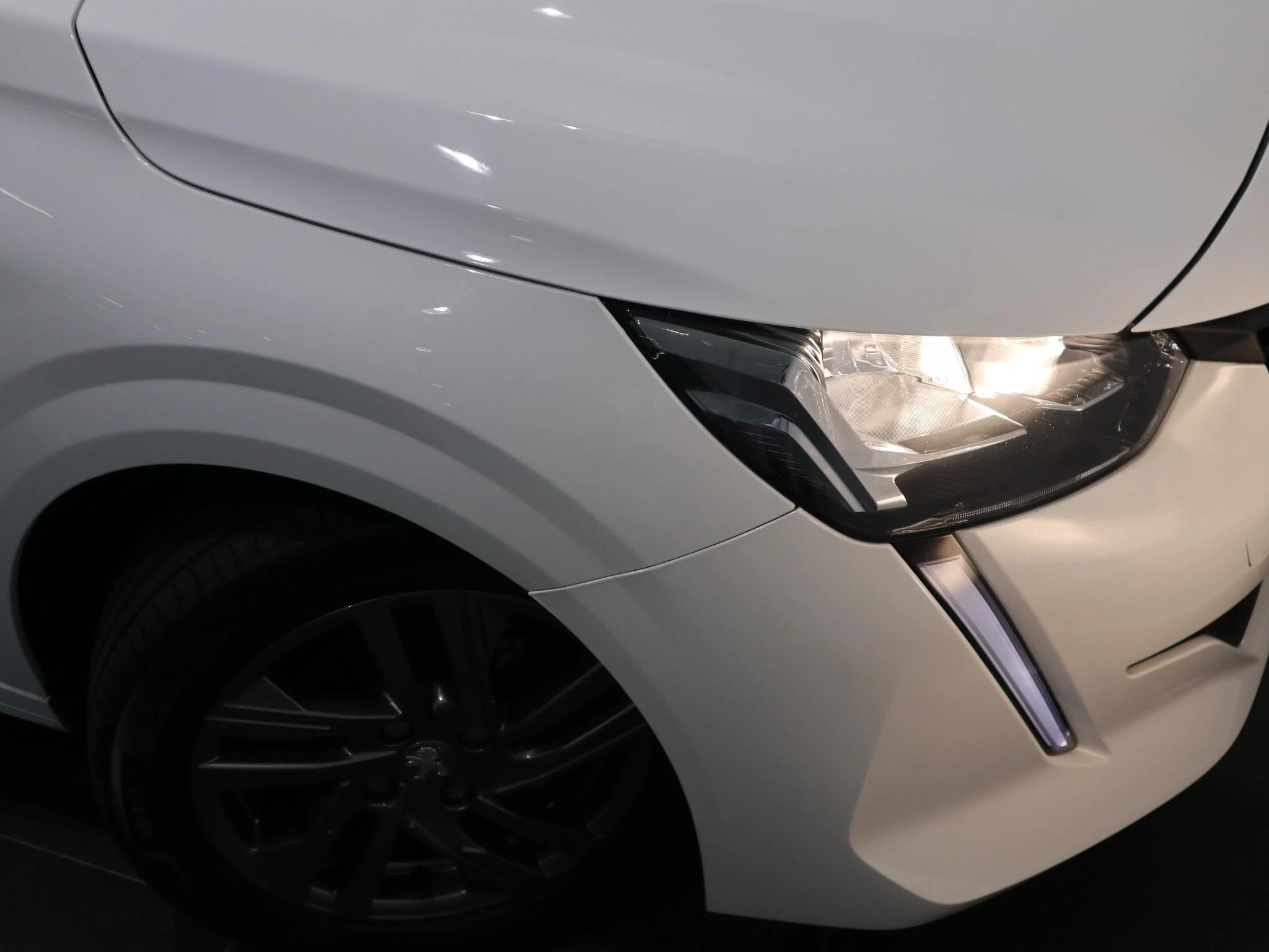 Peugeot-208-image-19