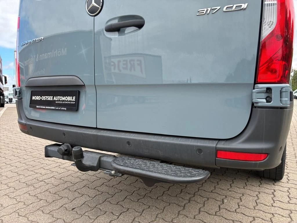 Mercedes-Benz-Sprinter 317-image-17