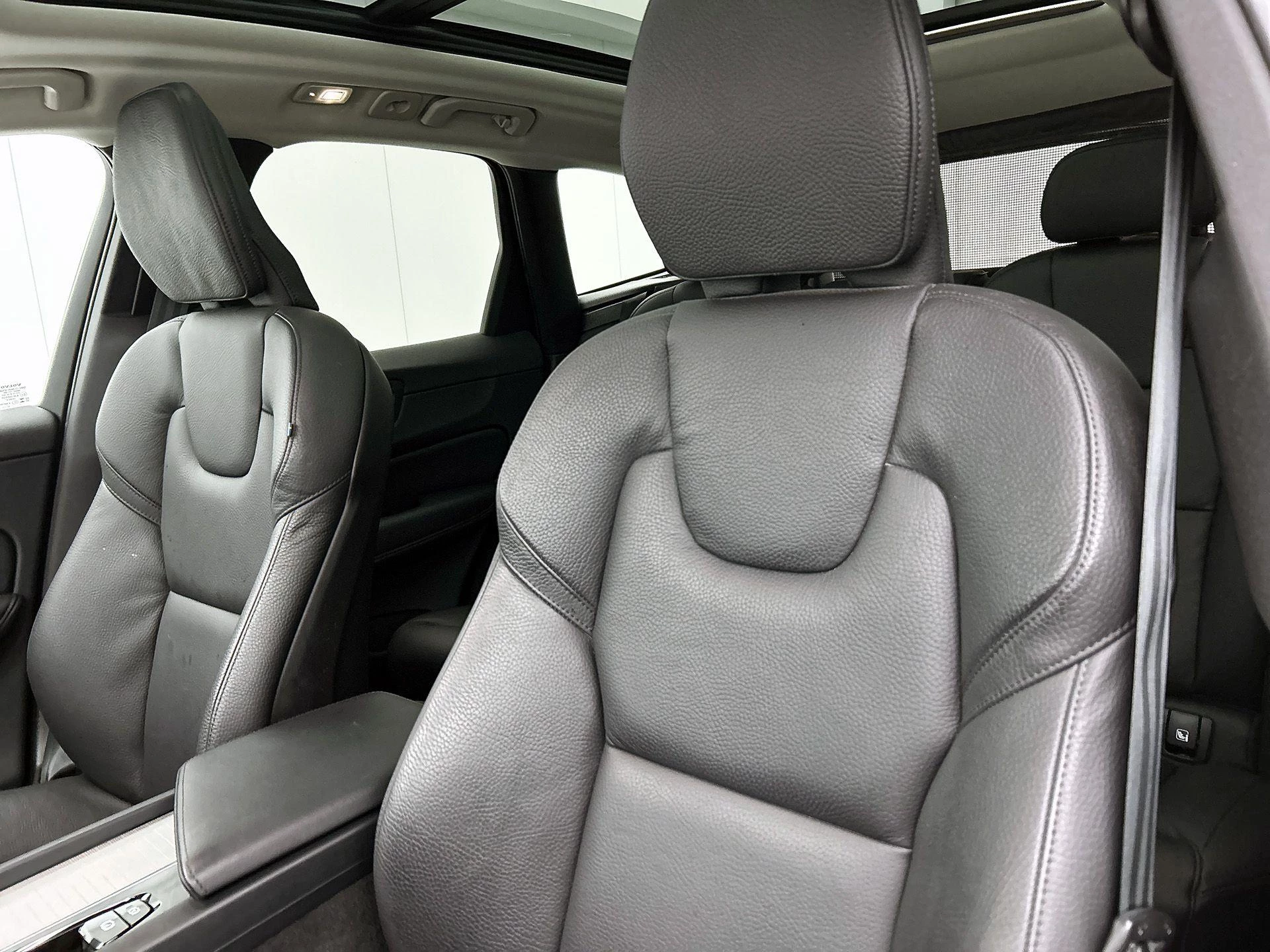 Volvo XC60 2.0 T6 Plug-in hybrid AWD Plus Bright