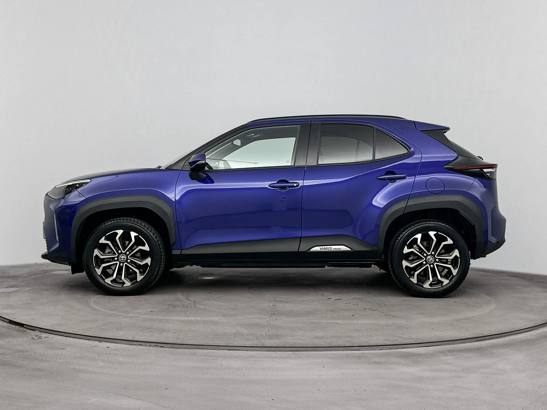 Toyota-Yaris Cross-image-1