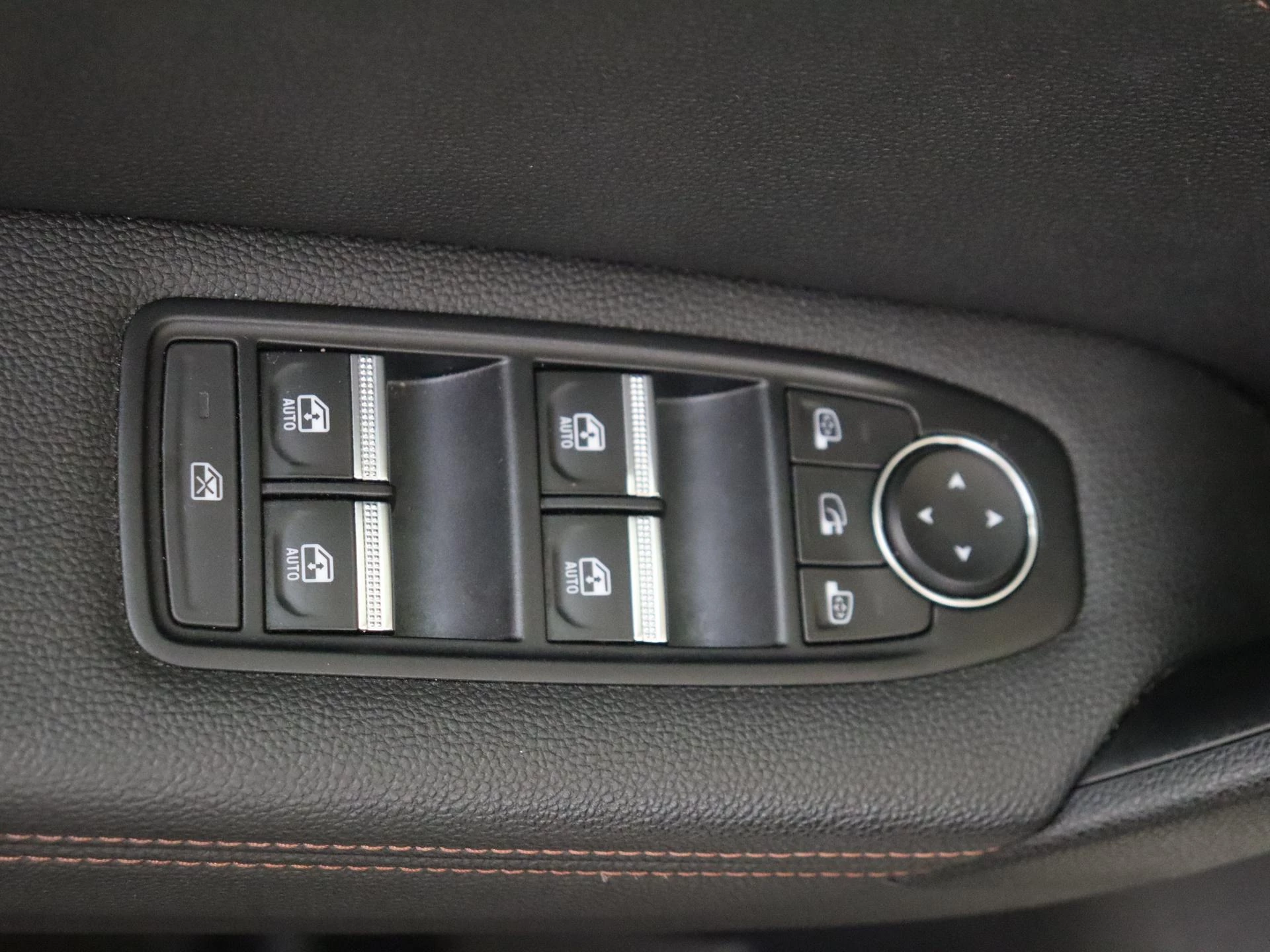 Renault-Captur-image-24