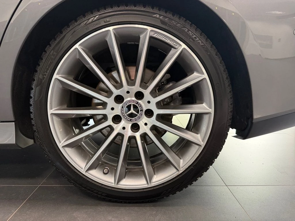 Mercedes-Benz-CLA 180-image-18