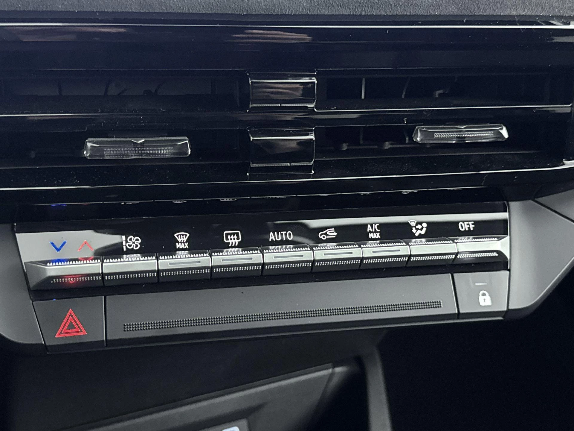 Renault-Clio-image-18