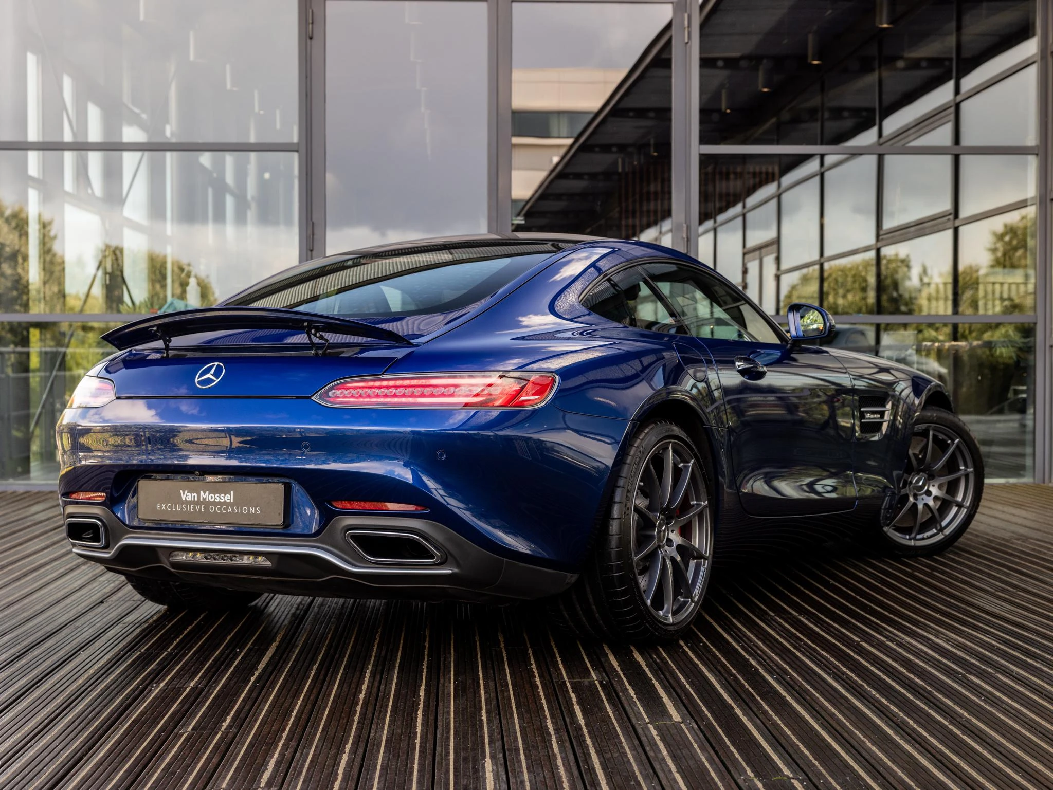 Mercedes-AMG-GT-image-1