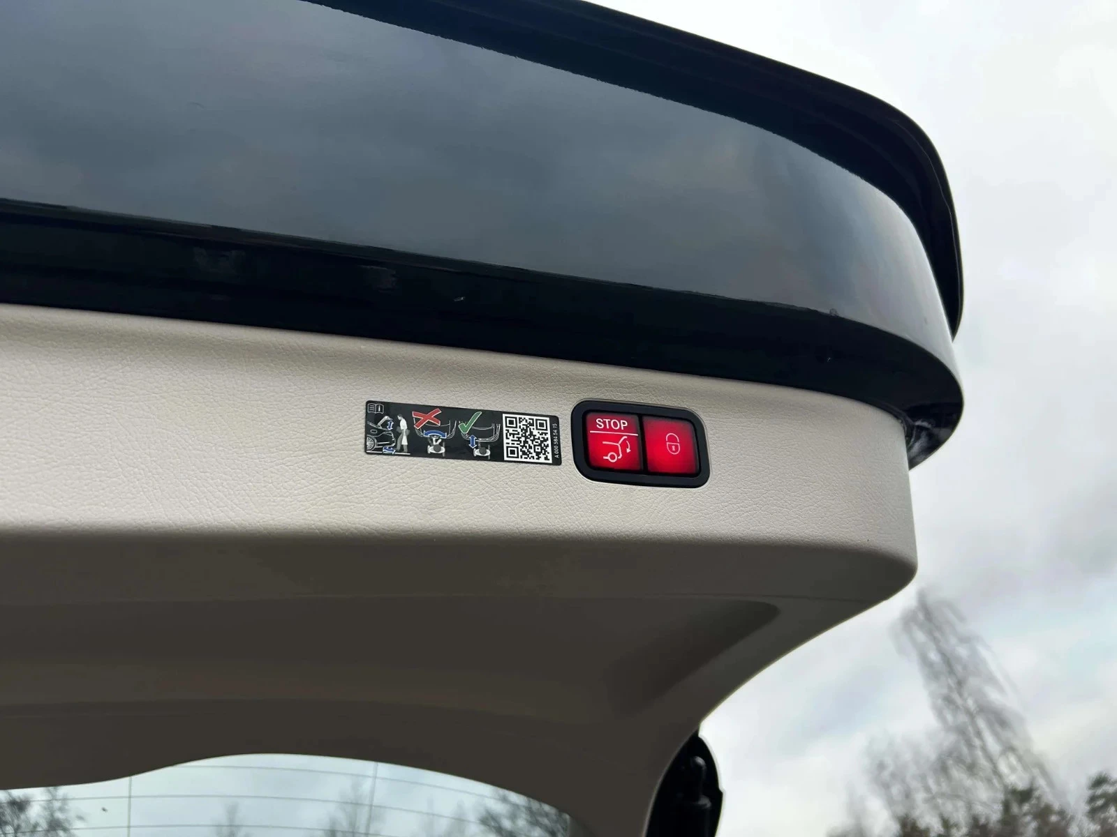 Mercedes-Benz-EQS-image-23